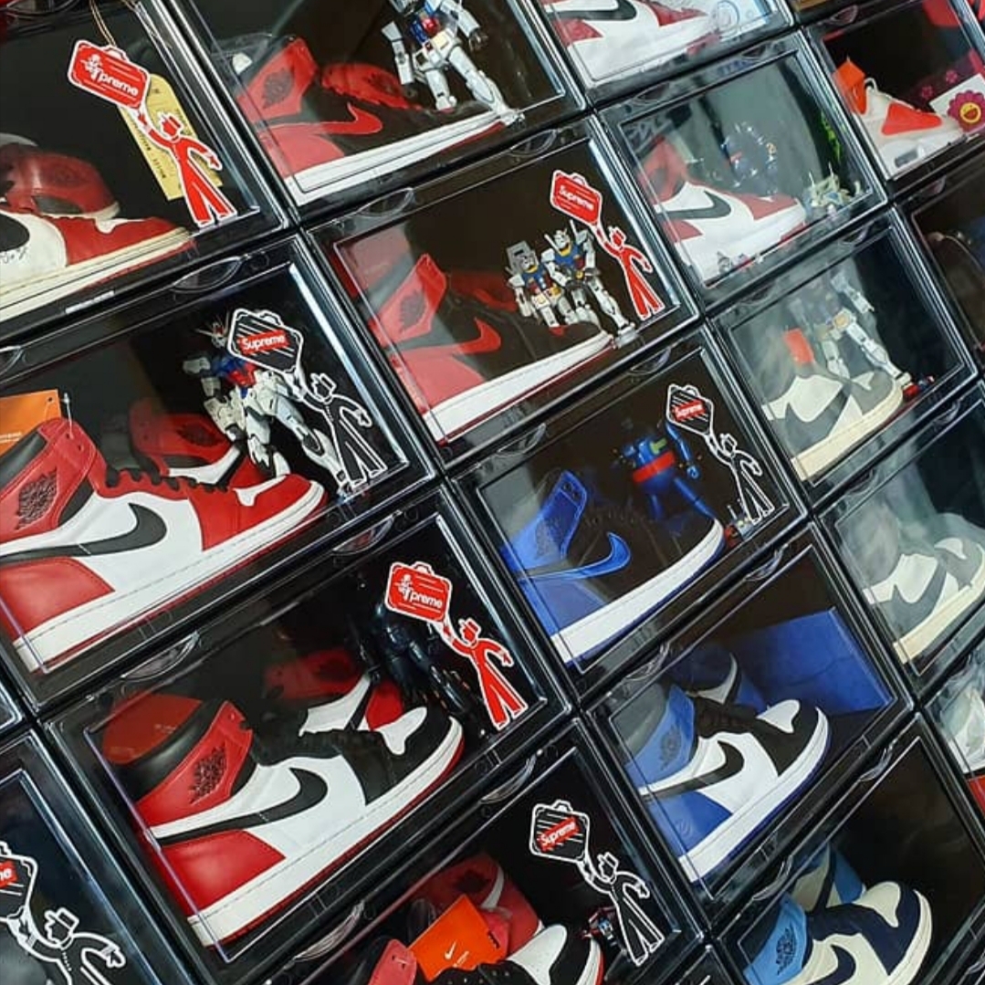 Jordan 1 Retro High Satin Royal, Jordan 1 Retro High Banned 2011 착용 스타일 - 2
