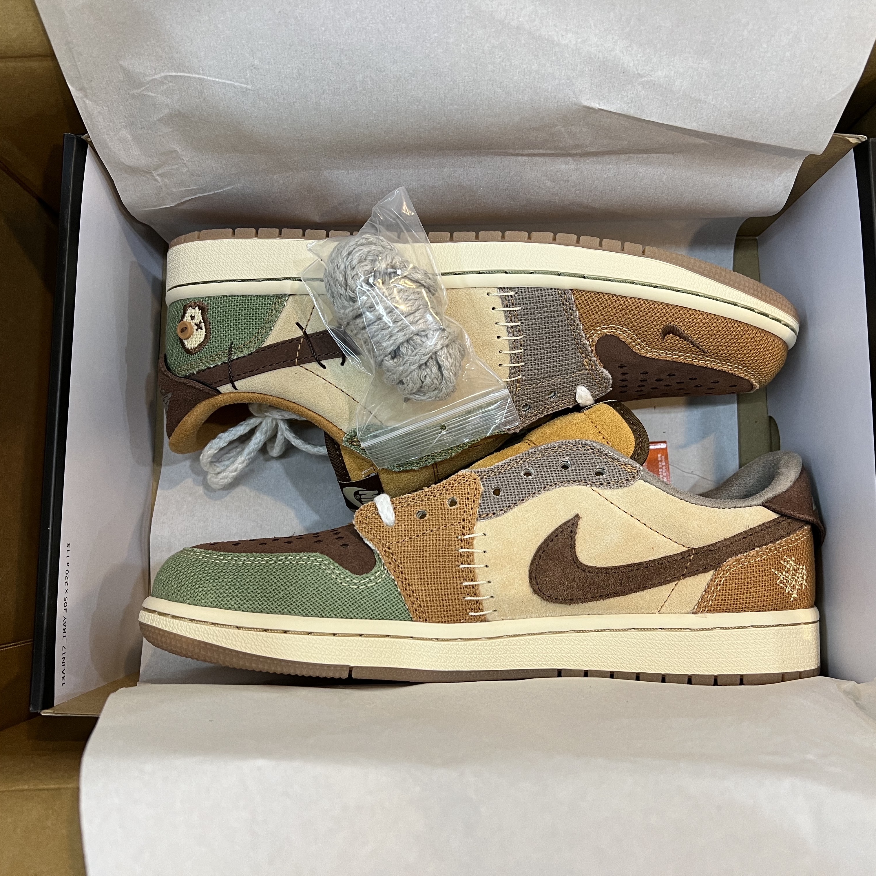 Jordan 1 x Zion Williamson Retro Low OG Flax and Oil Green 착용 스타일