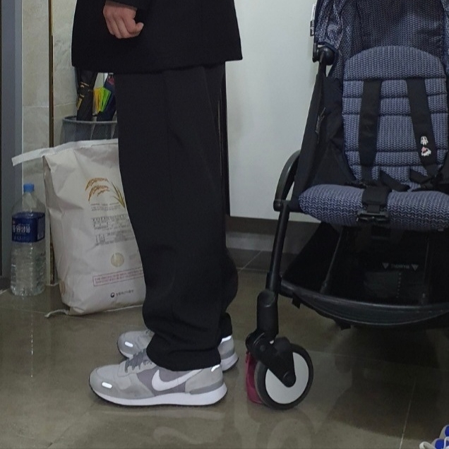 Nike Air Vortex Vast Grey 착용 스타일