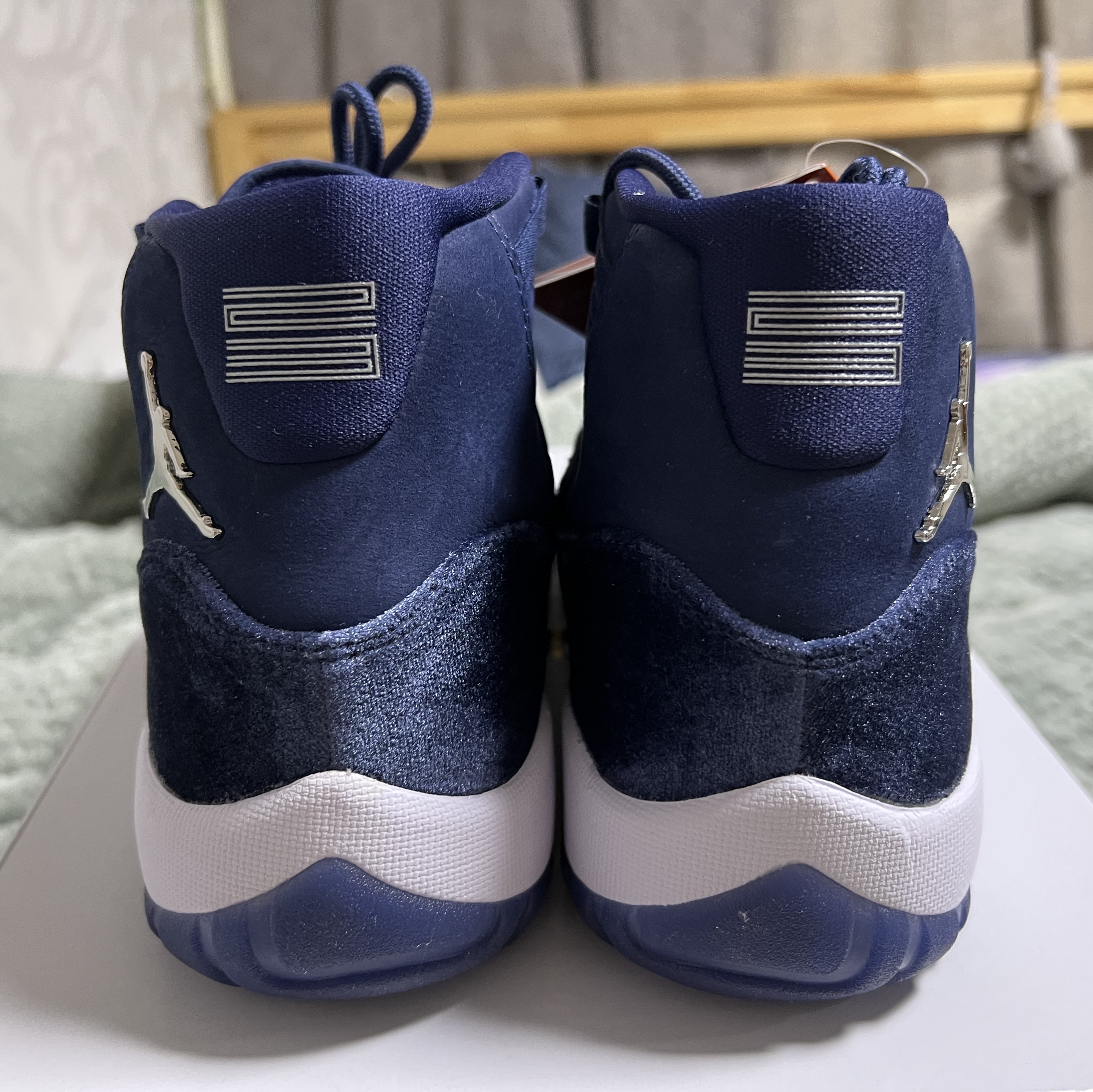 (W) Jordan 11 Retro Midnight Navy 착용 스타일 - 3