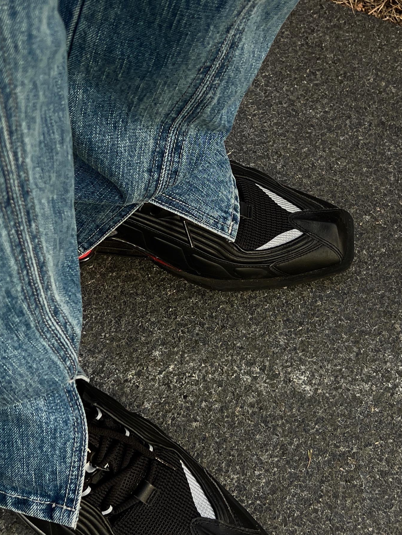 Yeezy Gap Engineered By Balenciaga Flame Cap Black, Nike x Martine Rose Shox MR4 Black 착용 스타일 - 5