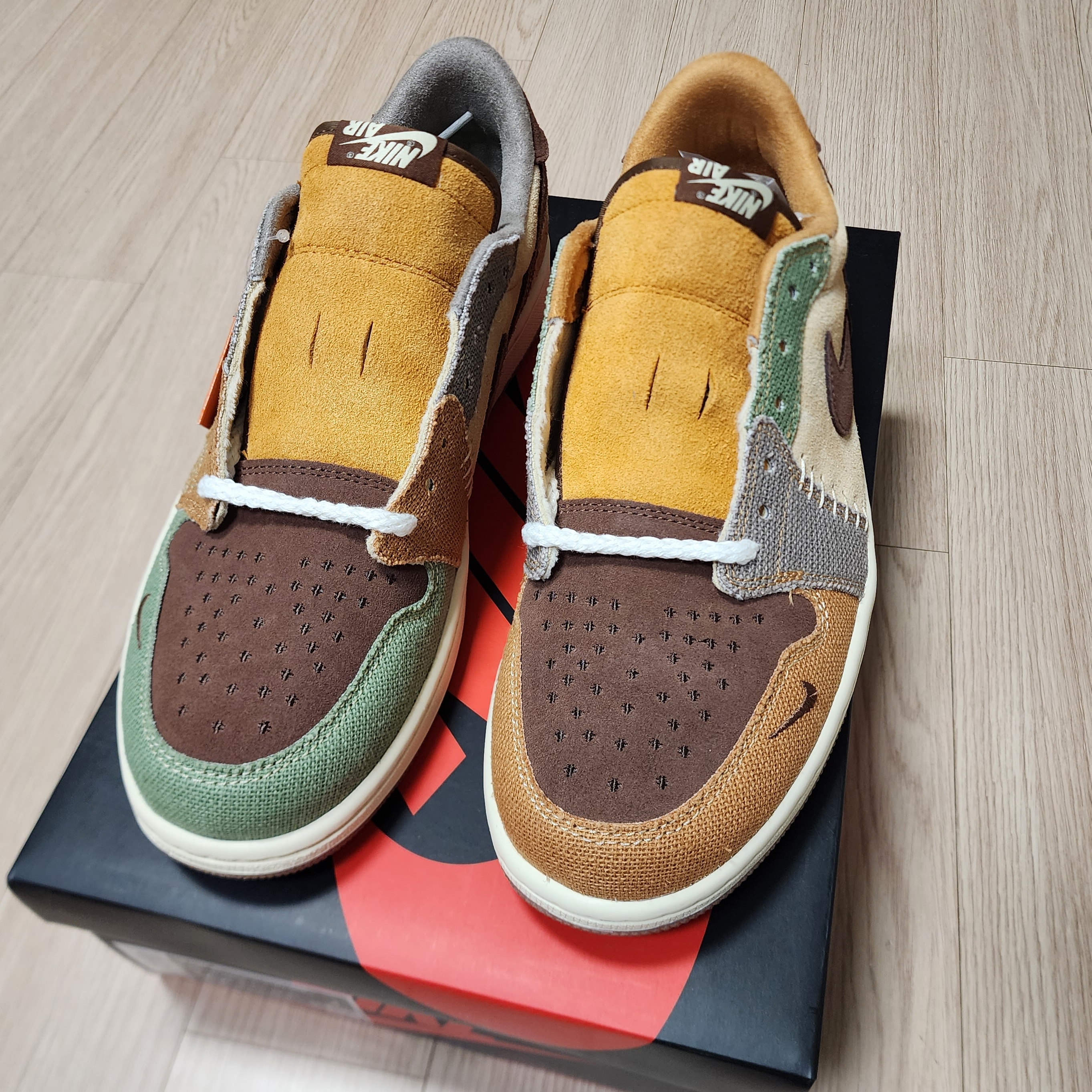 Jordan 1 x Zion Williamson Retro Low OG Flax and Oil Green 착용 스타일 - 2