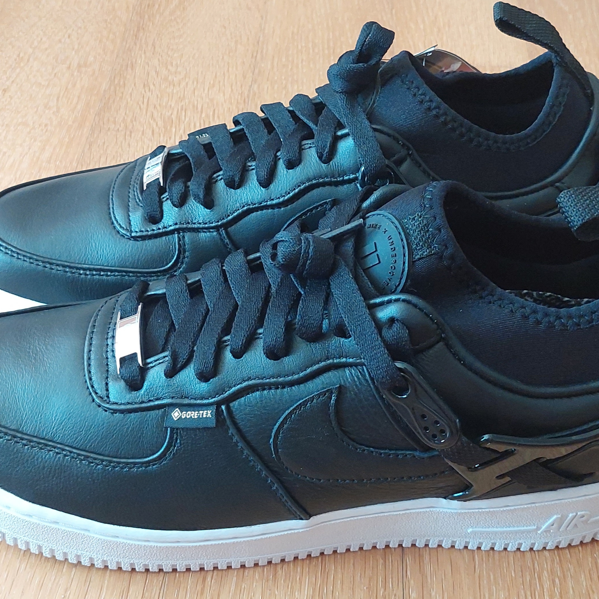 Nike x Undercover Air Force 1 Low SP Black 착용 스타일 - 3