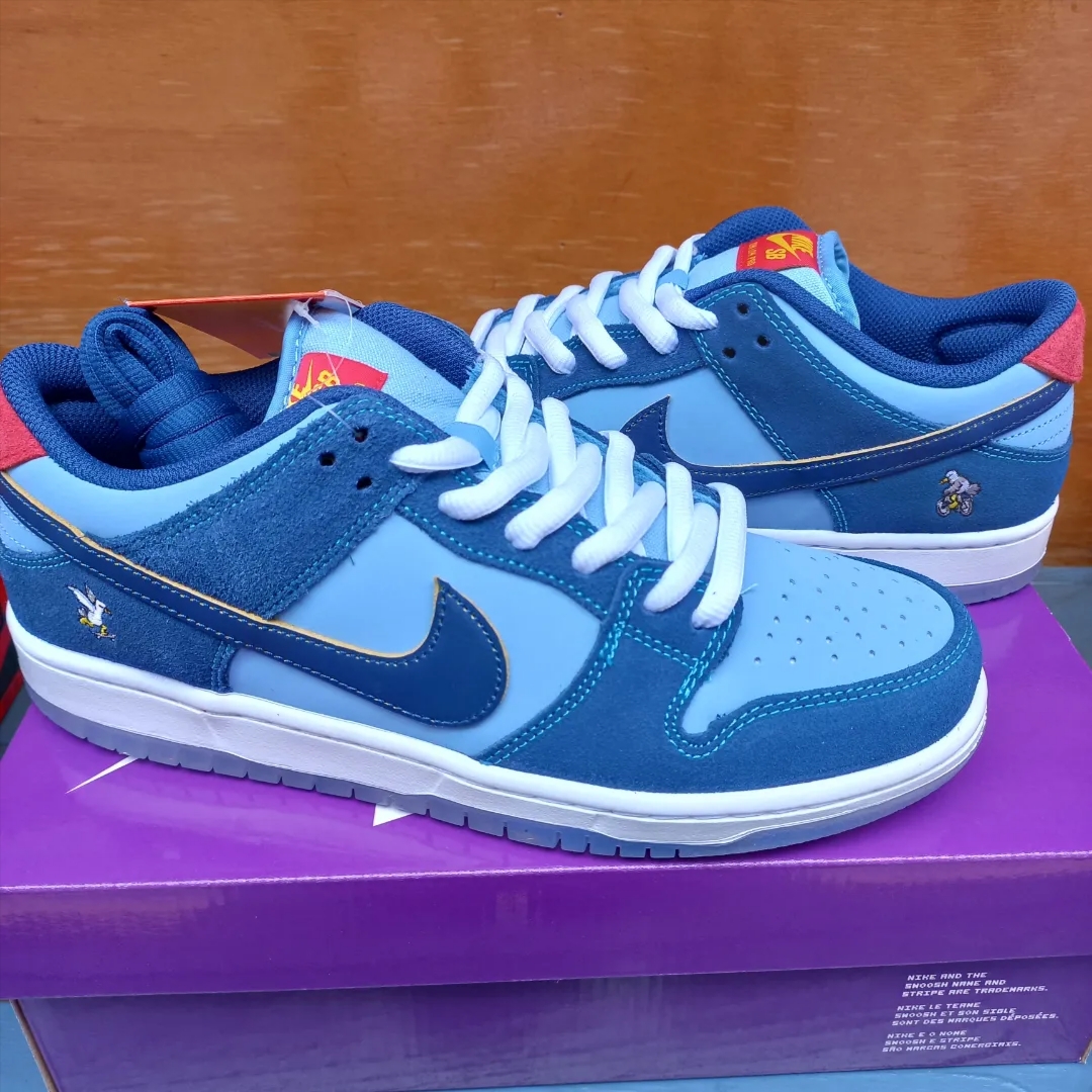 Jordan 1 x Zion Williamson Retro Low OG Flax and Oil Green, Nike x Why So Sad? SB Dunk Low Pro Coastal Blue 착용 스타일 - 3