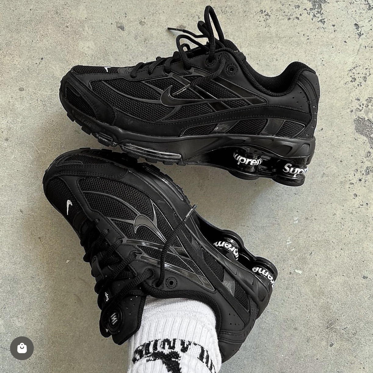 Nike x Supreme Shox Ride 2 SP Black 착용 스타일 - 4