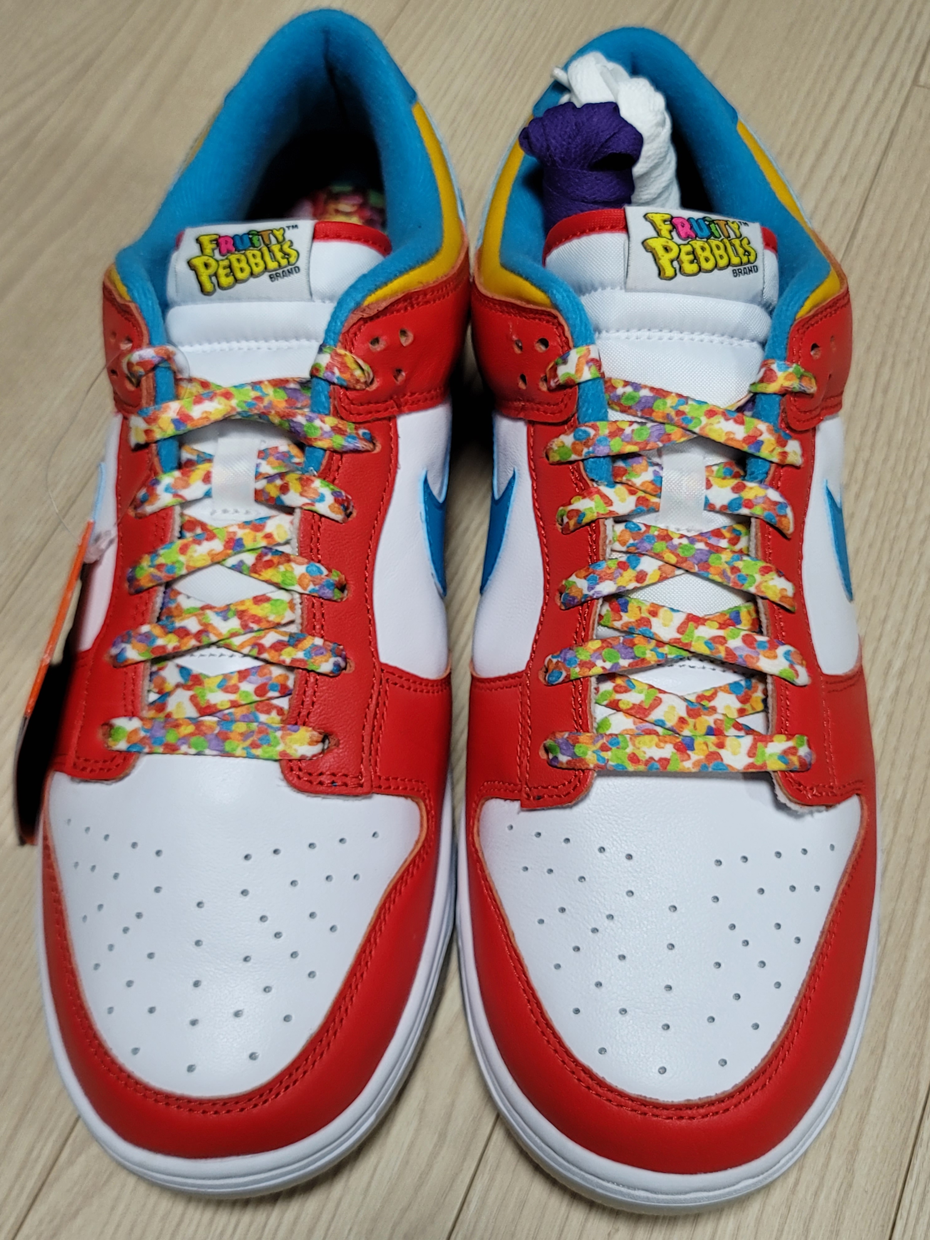 Nike x LeBron James x Fruity Pebbles Dunk Low QS Habanero Red 착용 스타일