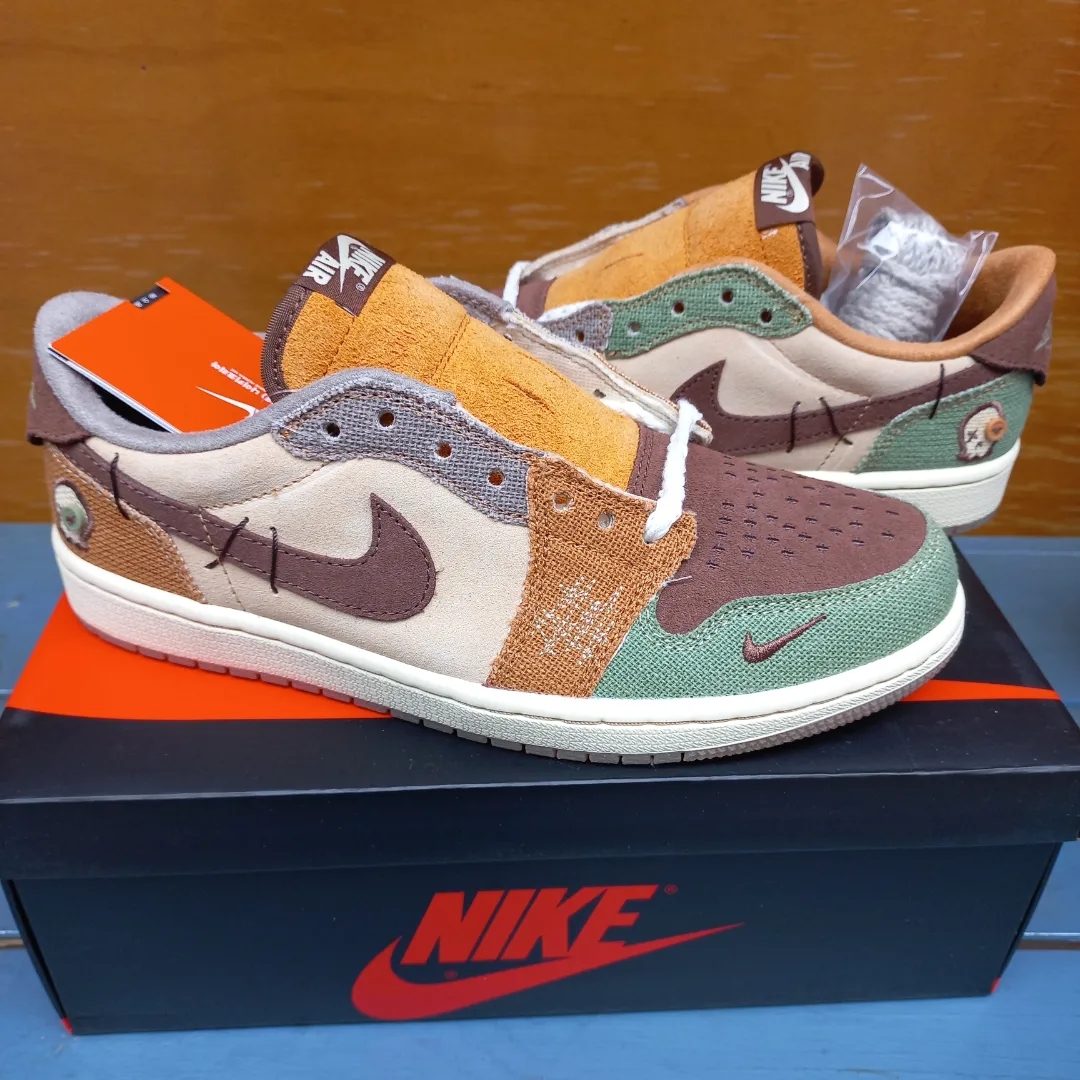Jordan 1 x Zion Williamson Retro Low OG Flax and Oil Green, Nike x Why So Sad? SB Dunk Low Pro Coastal Blue 착용 스타일 - 2
