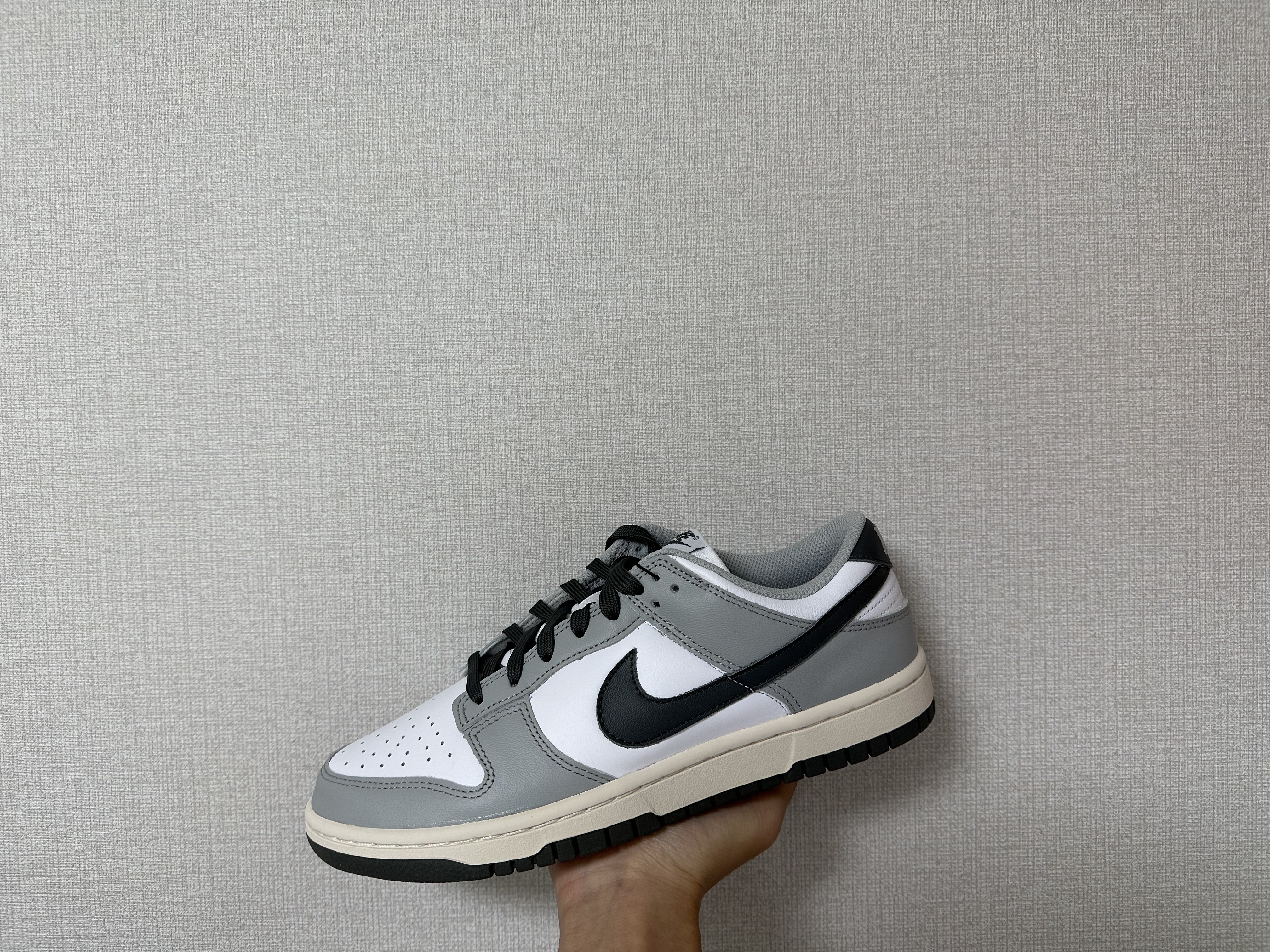 (W) Nike Dunk Low Light Smoke Grey 착용 스타일 - 2