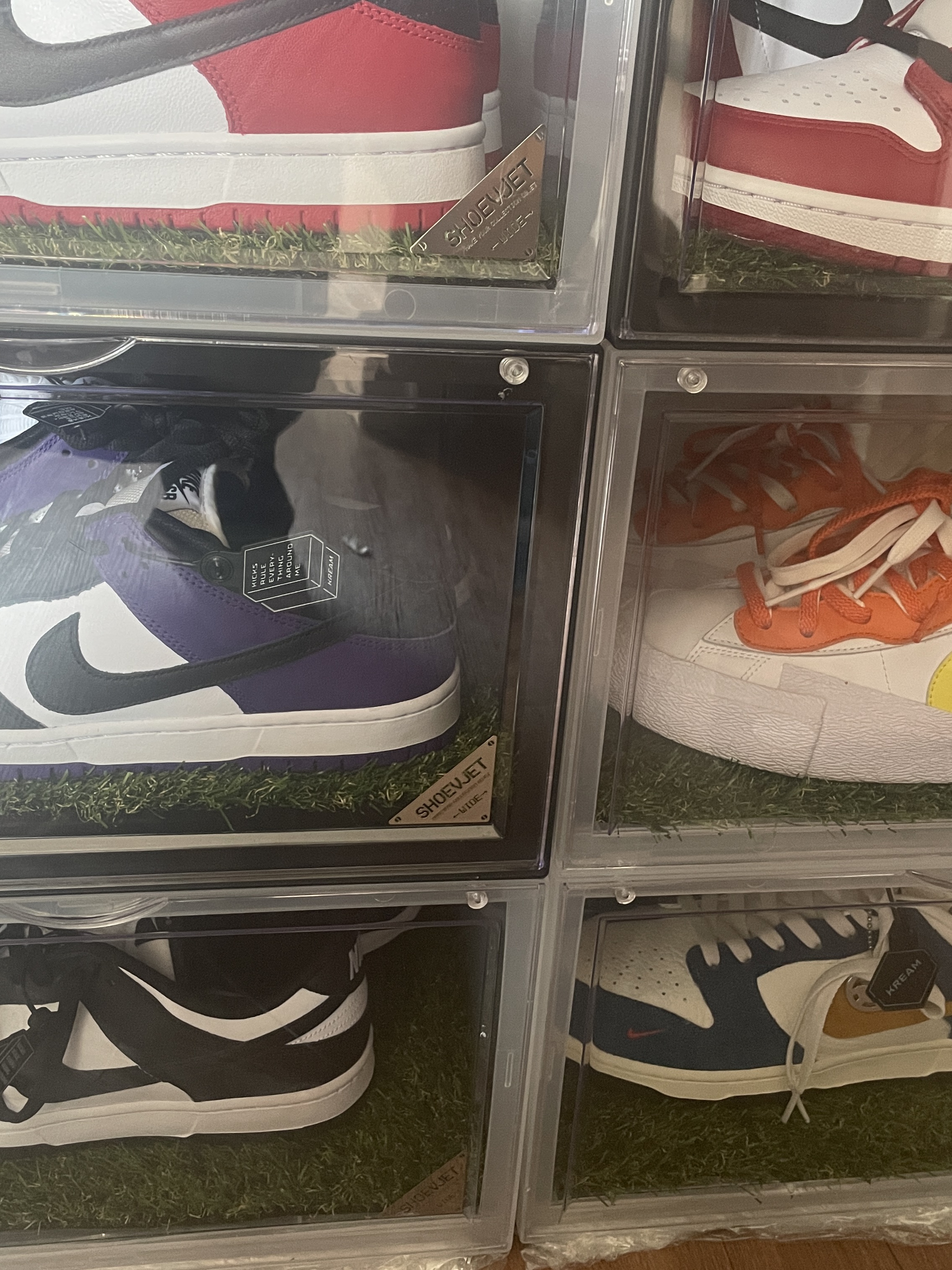 Nike x Kasina Dunk Low 80's Bus, Jordan 1 x Travis Scott Retro Low OG SP Sail and Ridgerock 착용 스타일 - 3