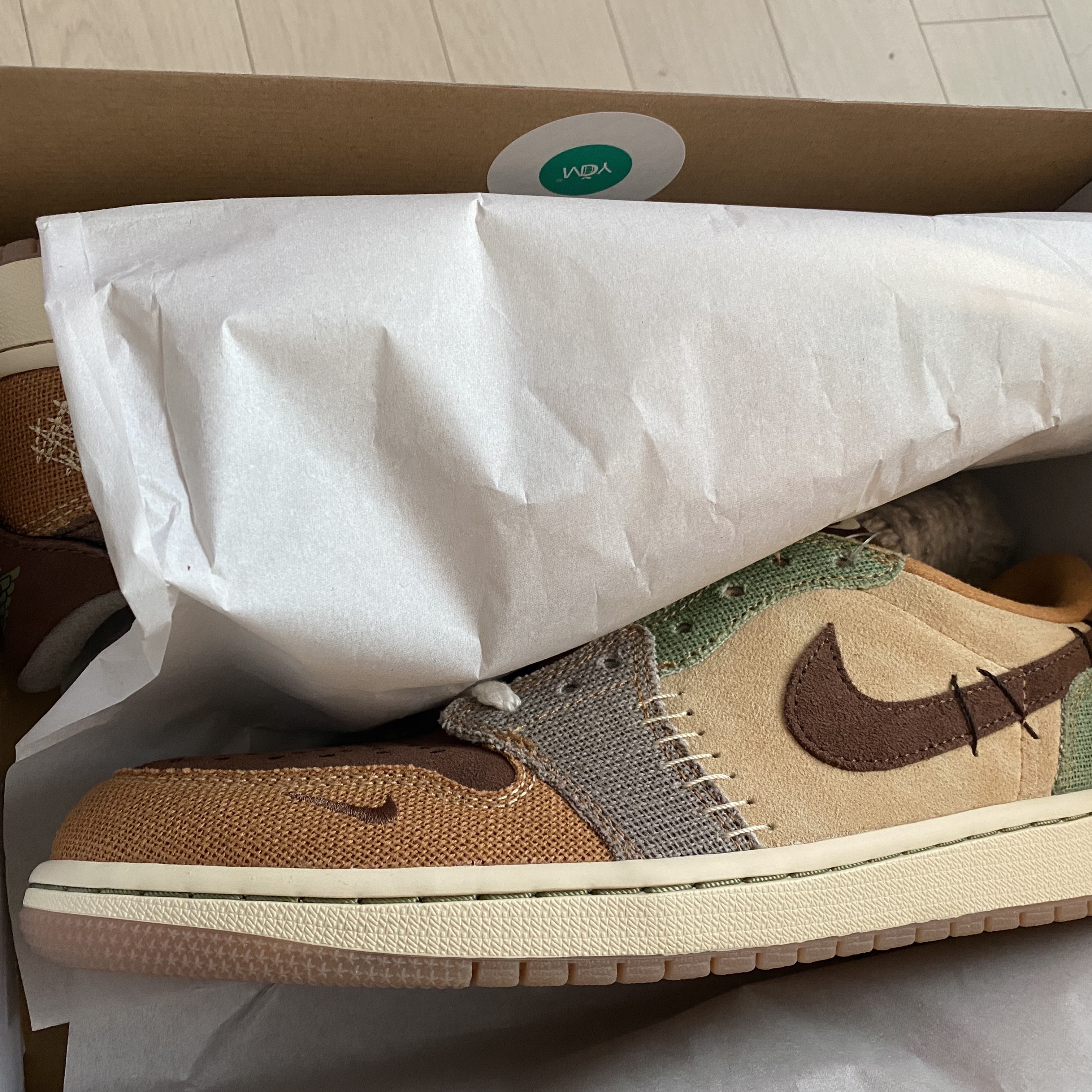 Jordan 1 x Zion Williamson Retro Low OG Flax and Oil Green 착용 스타일 - 4
