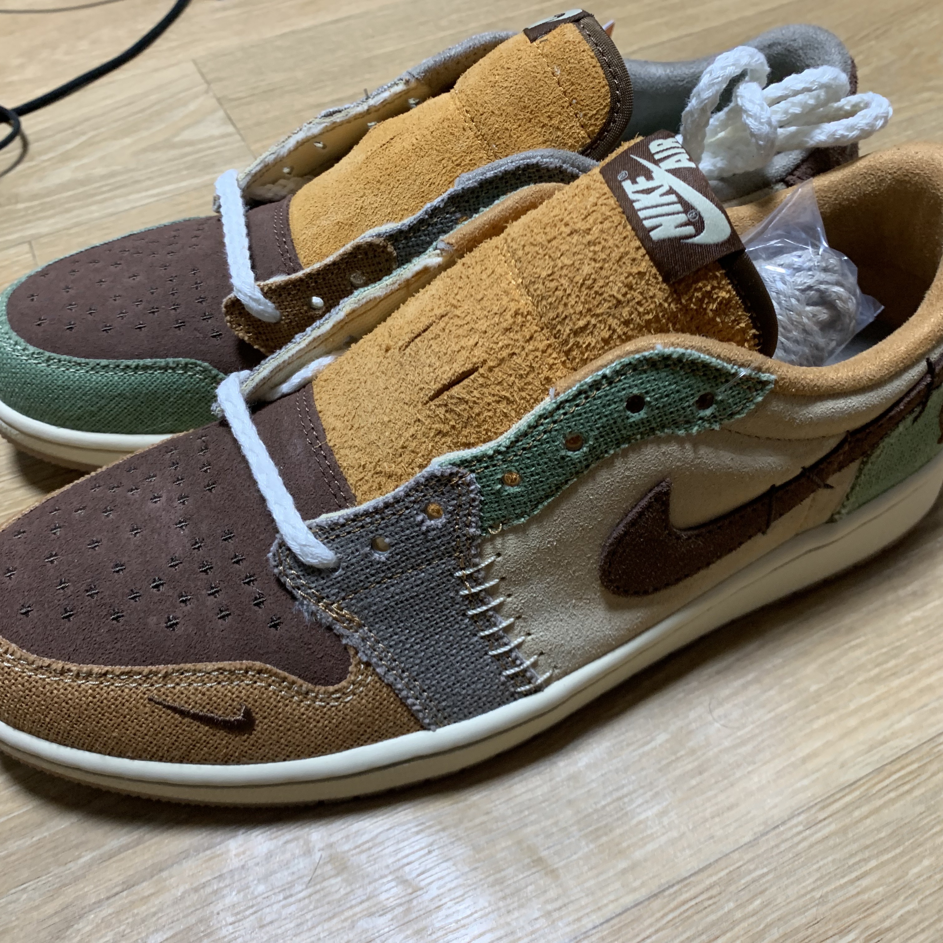 Jordan 1 x Zion Williamson Retro Low OG Flax and Oil Green 착용 스타일