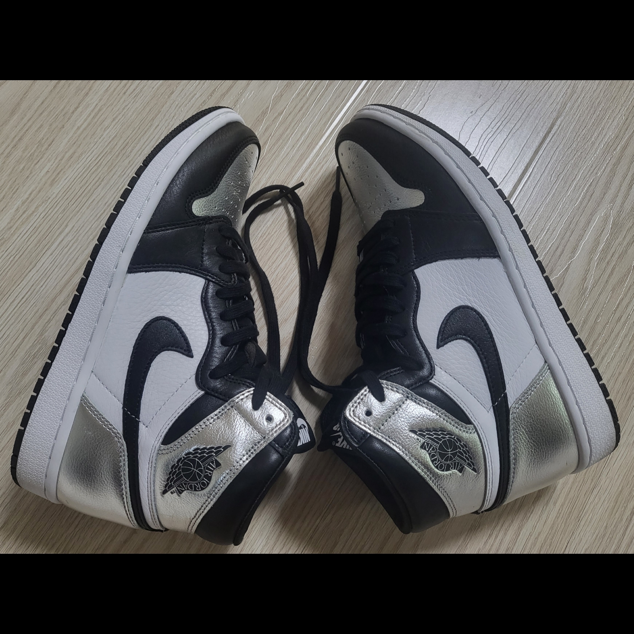 (W) Jordan 1 Retro High OG Silver Toe 착용 스타일 - 1