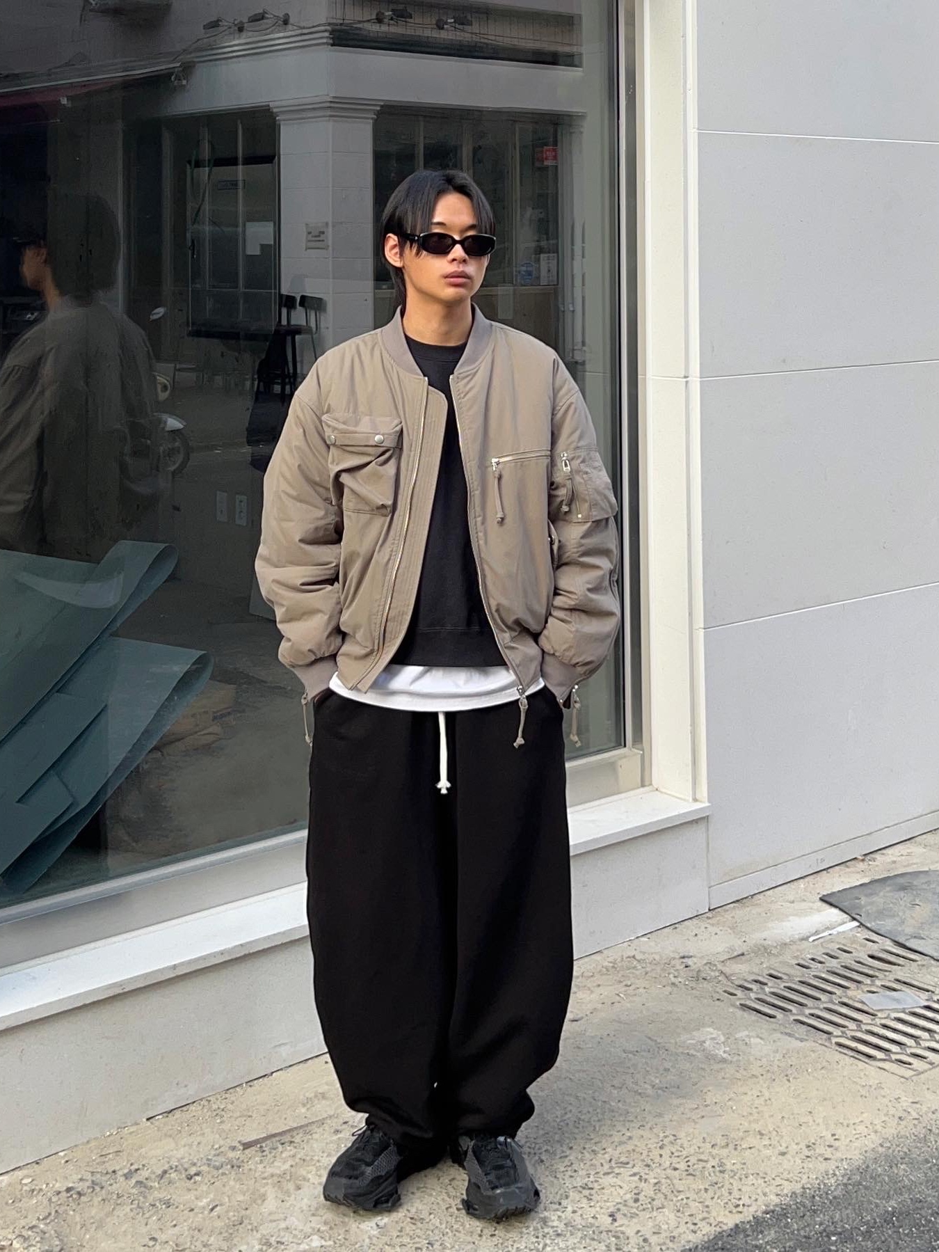 Nike x Matthew M Williams Zoom 004 Triple Black, Nike NRG Solo Swoosh Crew Fleece Black White - Asia 착용 스타일 - 1