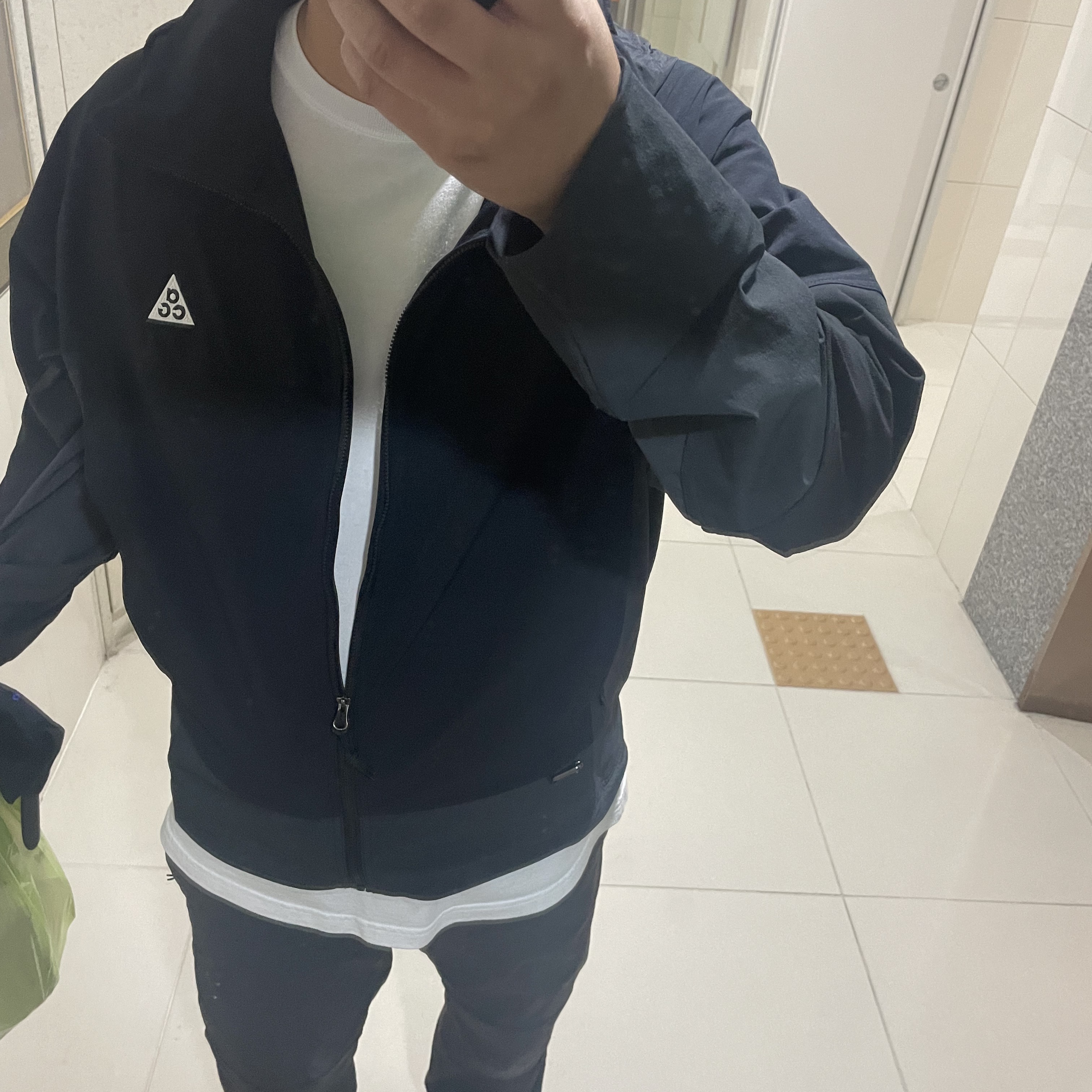 Nike ACG Sun Farer Jacket Black - Asia, Nike ACG Trail Pants Dark Smoke Grey - Asia 착용 스타일