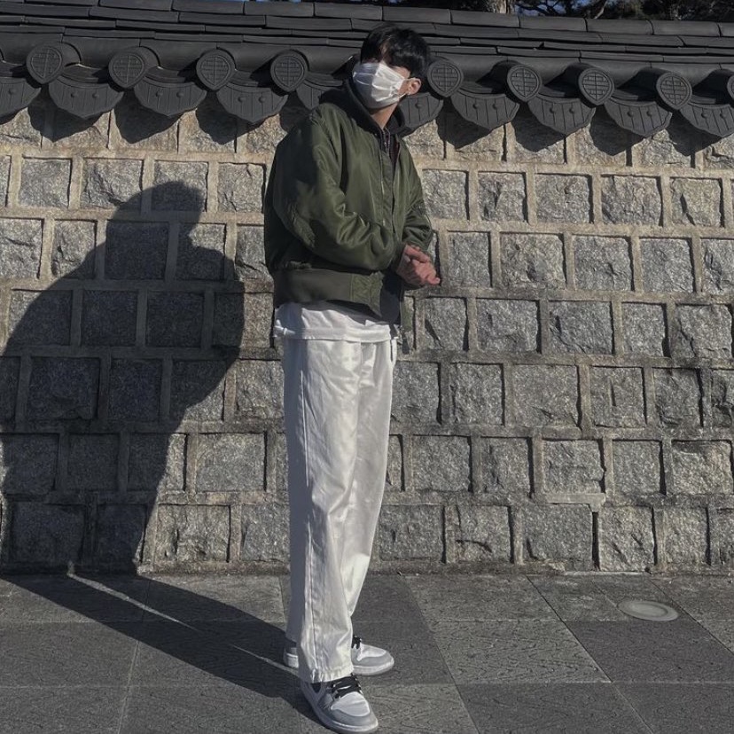 Jordan 1 Mid Light Smoke Grey 착용 스타일 - 1