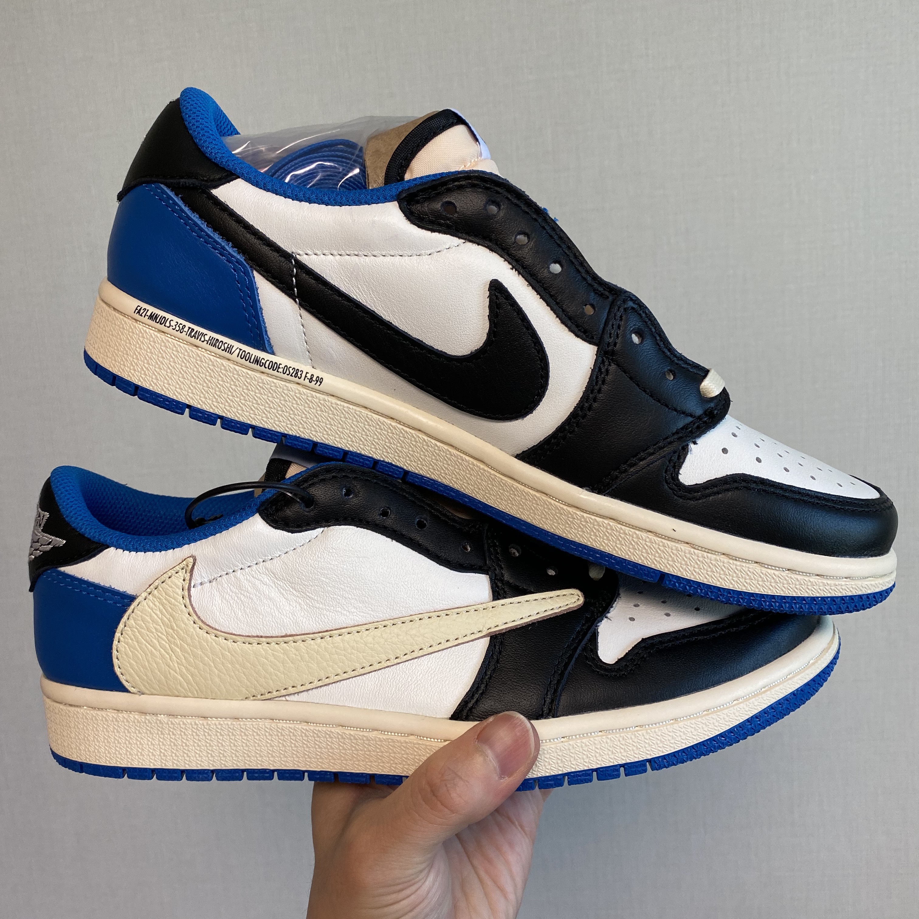 Jordan 1 x Travis Scott x Fragment Retro Low OG SP Military Blue 착용 스타일