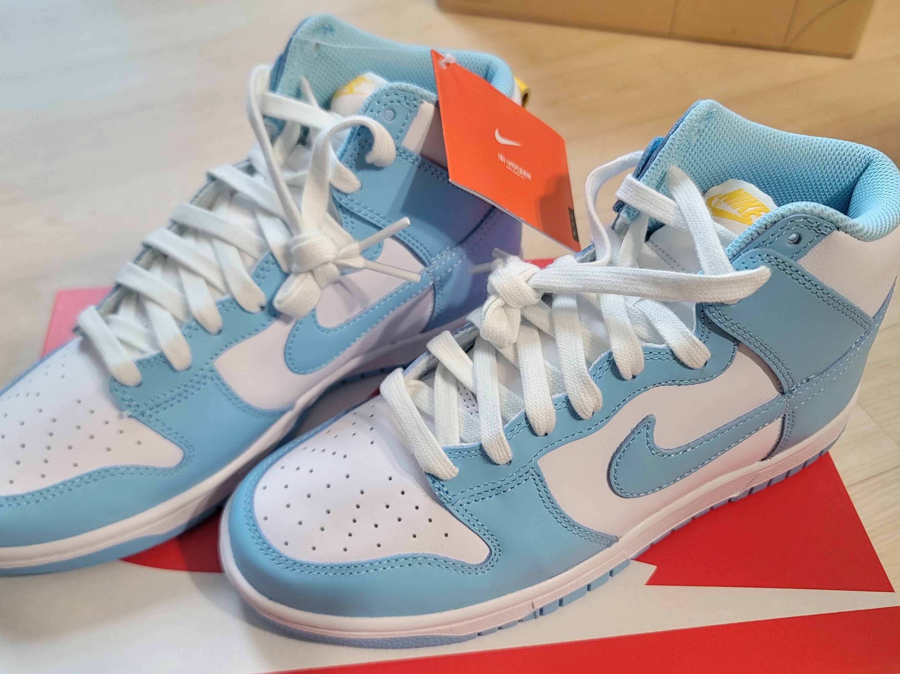 Nike Dunk Low SP Kentucky 2022, Nike Dunk High Retro Blue Chill 착용 스타일 - 2