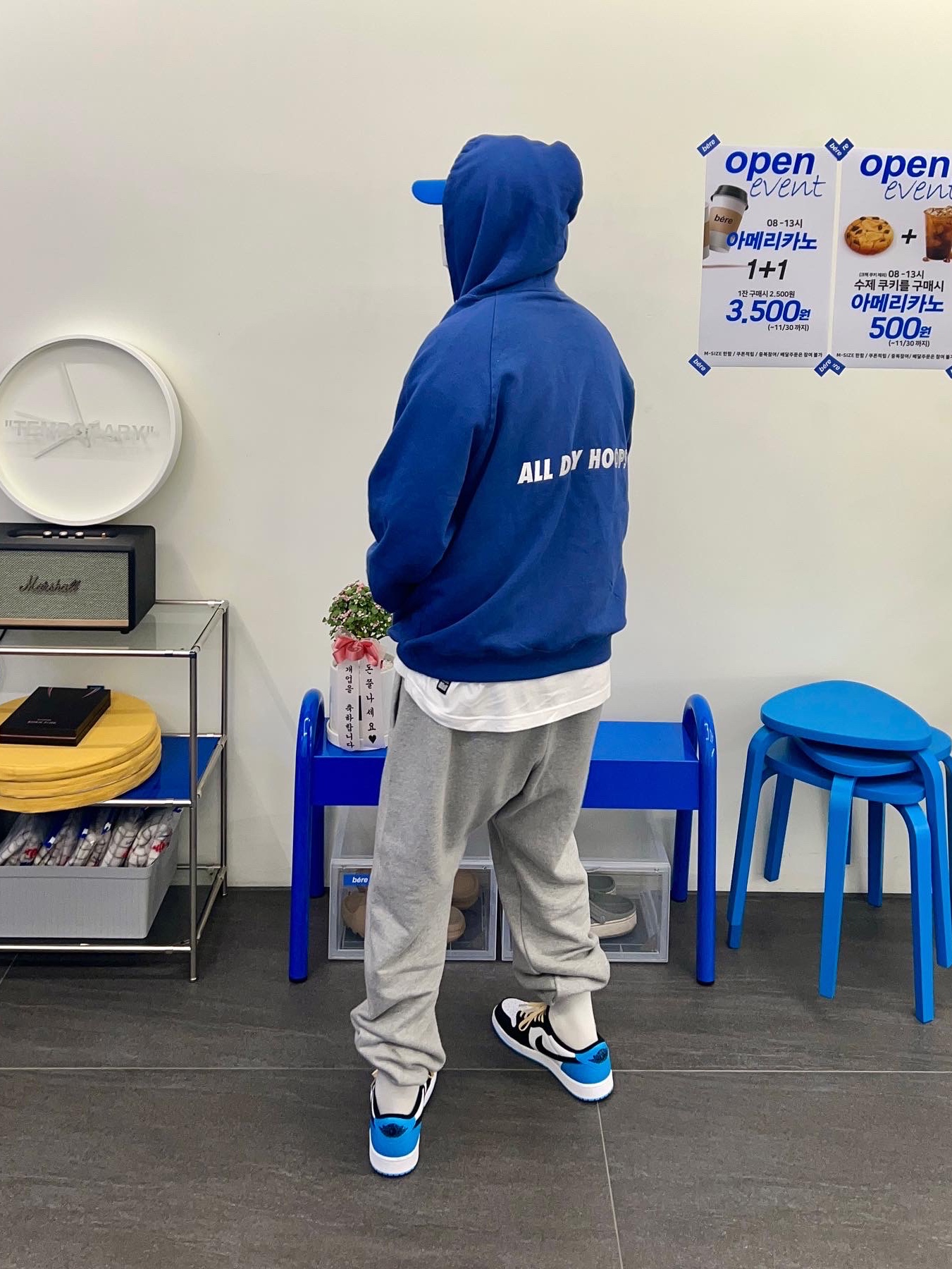 Jordan 1 Retro Low OG Black and Dark Powder Blue, Supreme Wool S Logo 6-Panel Blue - 21FW 착용 스타일 - 3