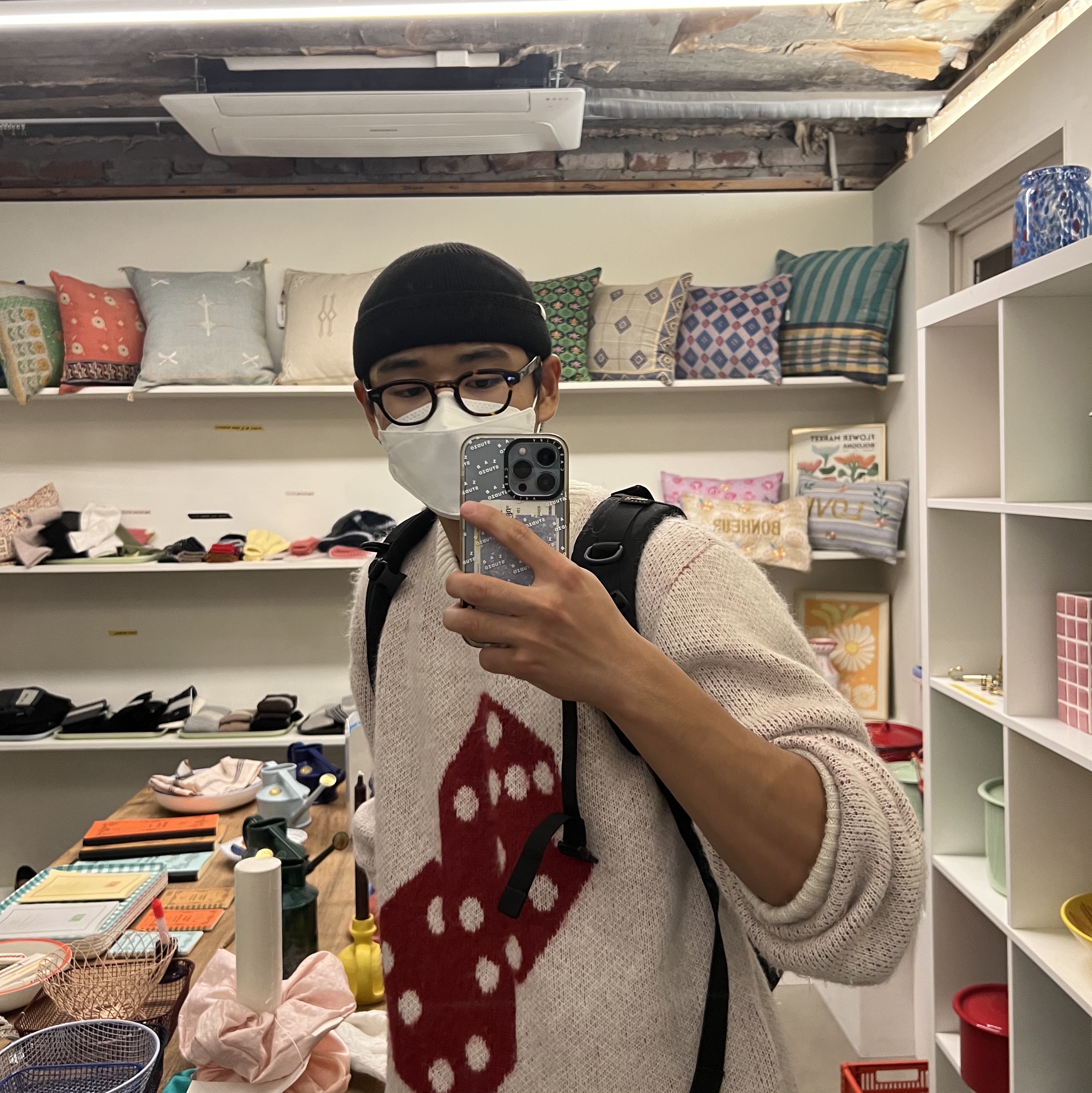 Stussy Dice Mohair Sweater Bone, Palace Cordura Double Diamond Backpack Black - 21FW 착용 스타일 - 3