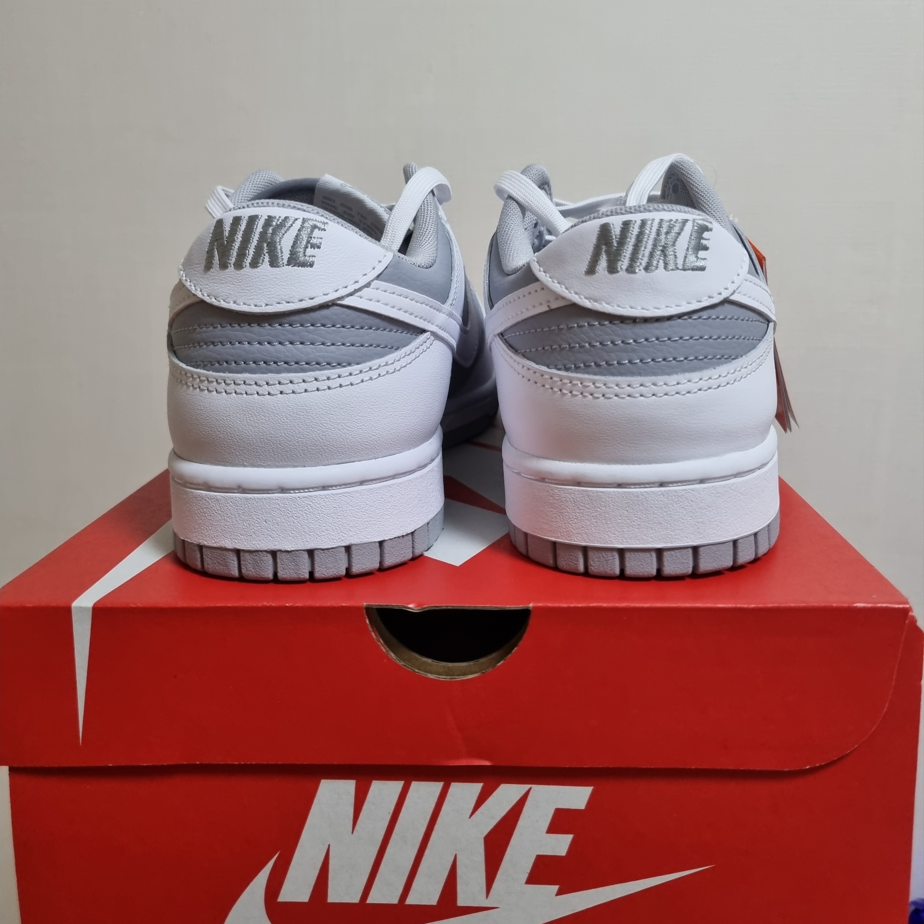 Nike Dunk Low Retro White Neutral Grey 착용 스타일 - 5