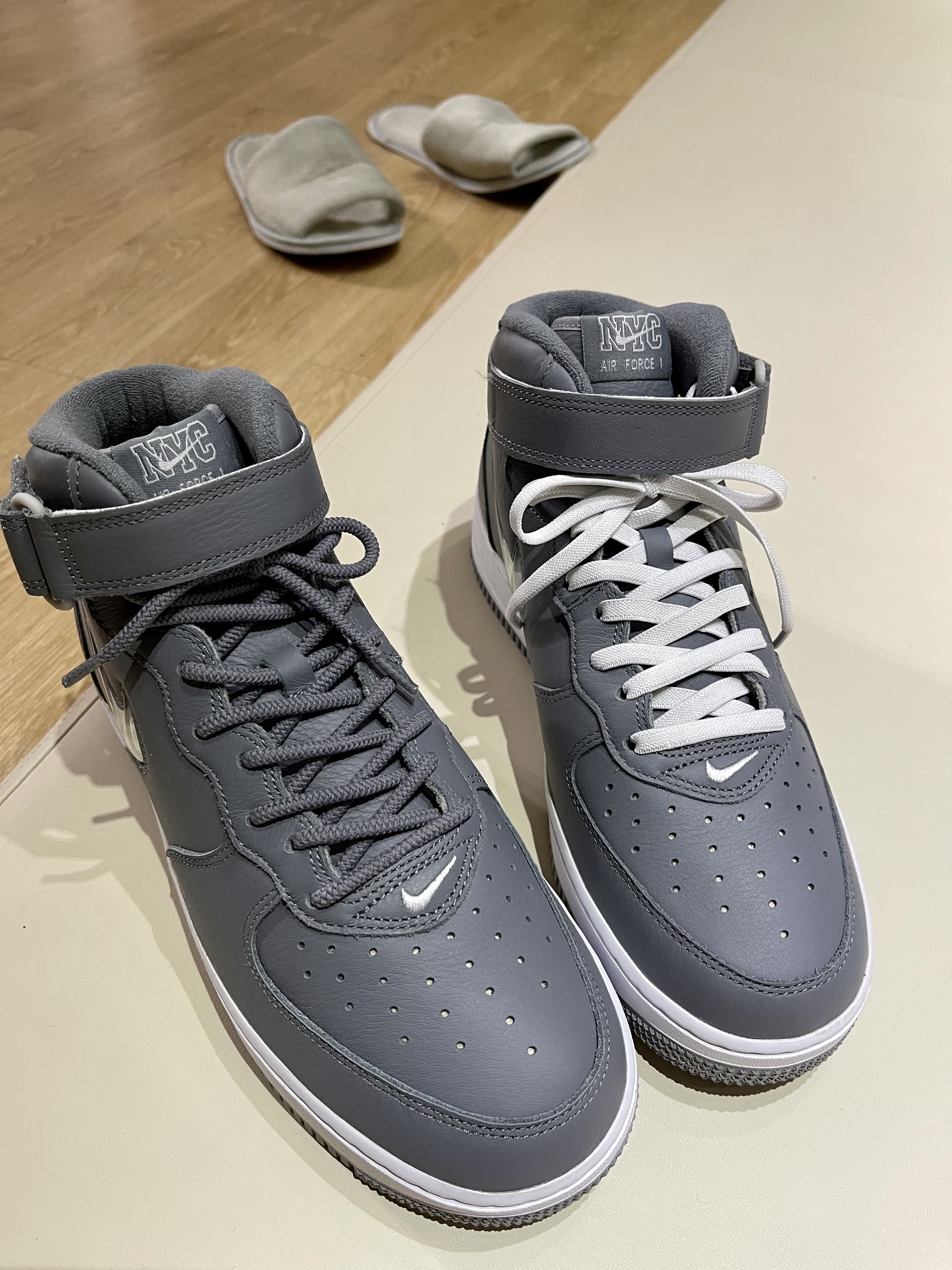 Nike Air Force 1 Mid QS NYC Cool Grey 착용 스타일