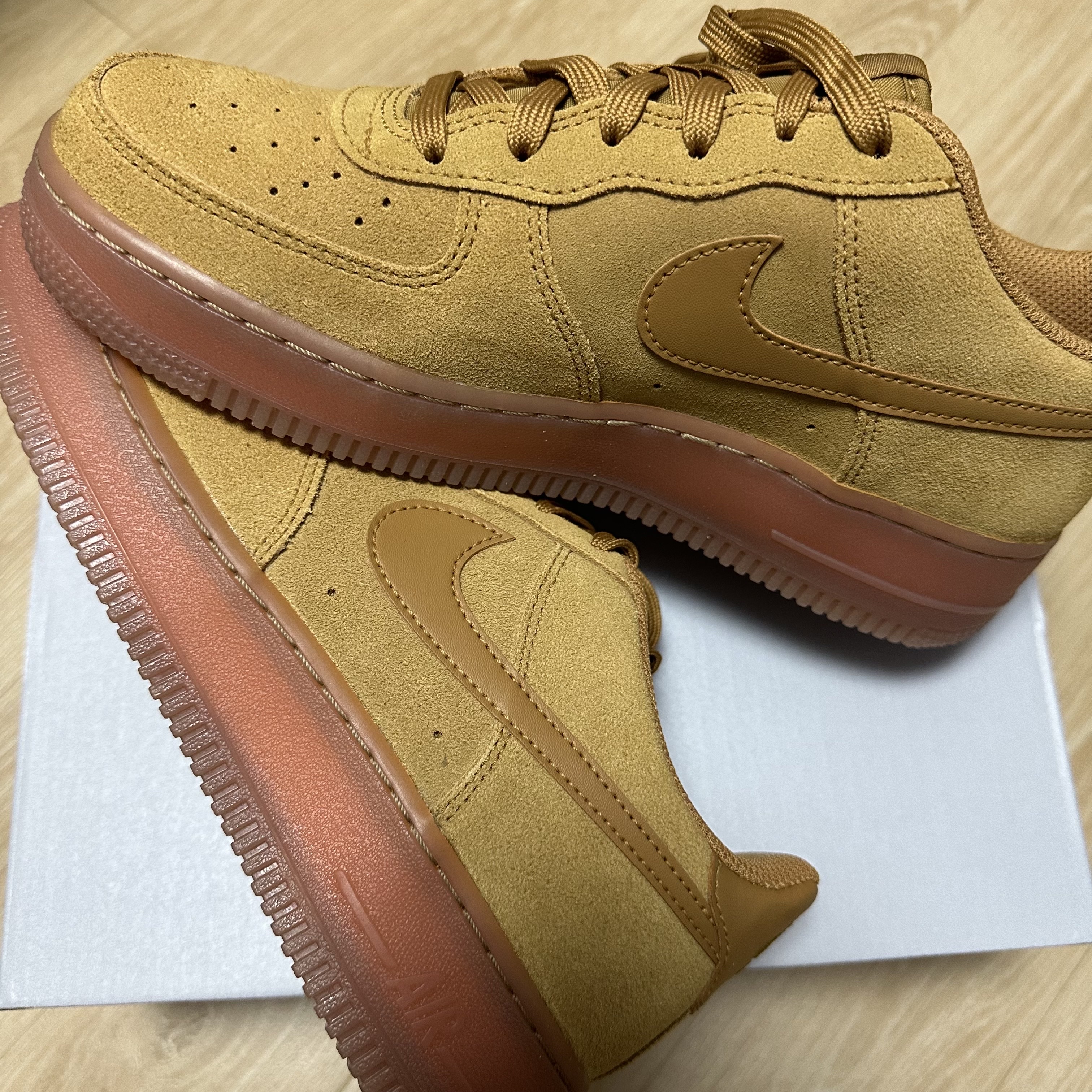 (GS) Nike Air Force 1 LV8 3 Wheat 착용 스타일
