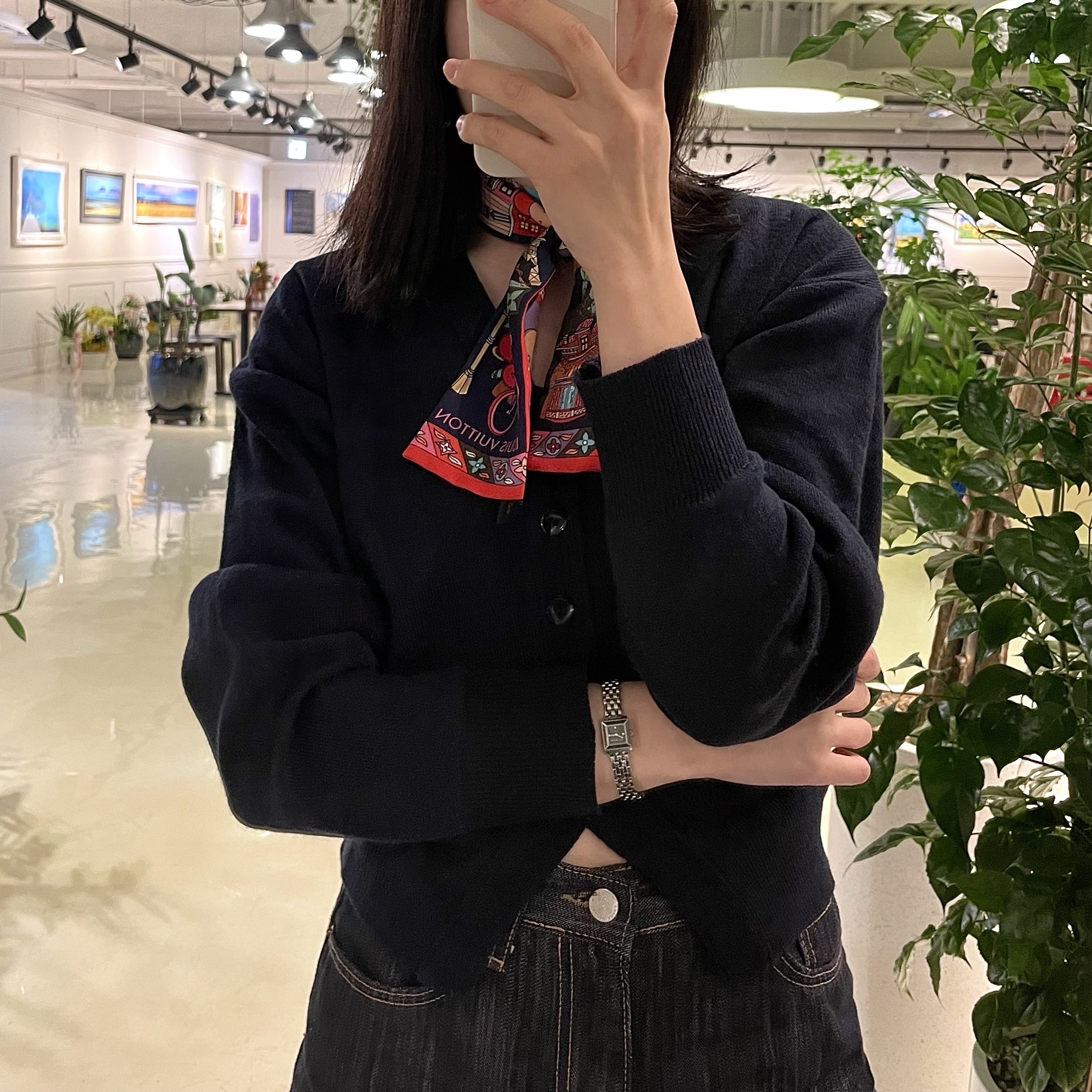 (W) Louis Vuitton Monogram Confidential Bandeau Black 착용 스타일