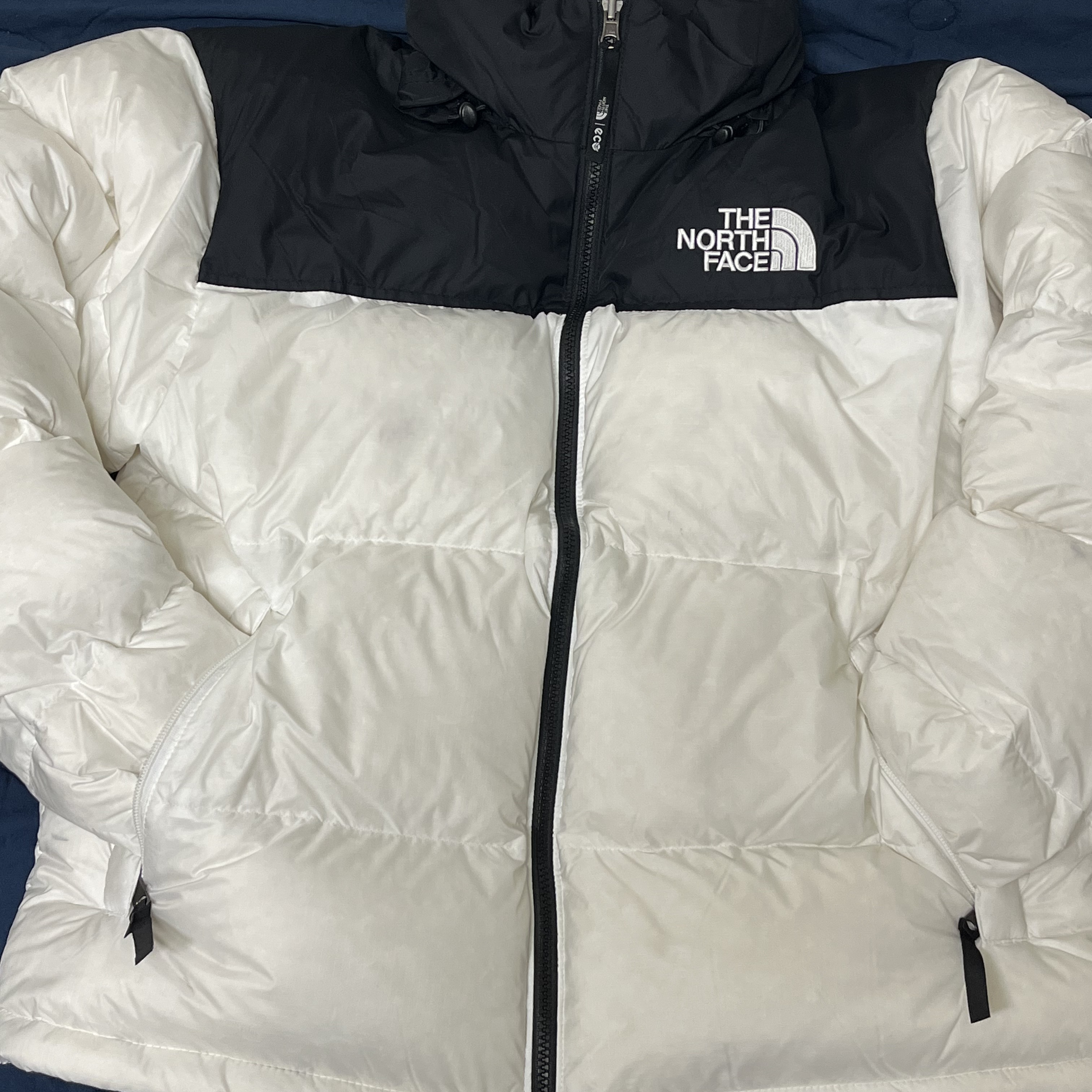 The North Face 1996 Eco Nuptse Jacket White 착용 스타일 - 1