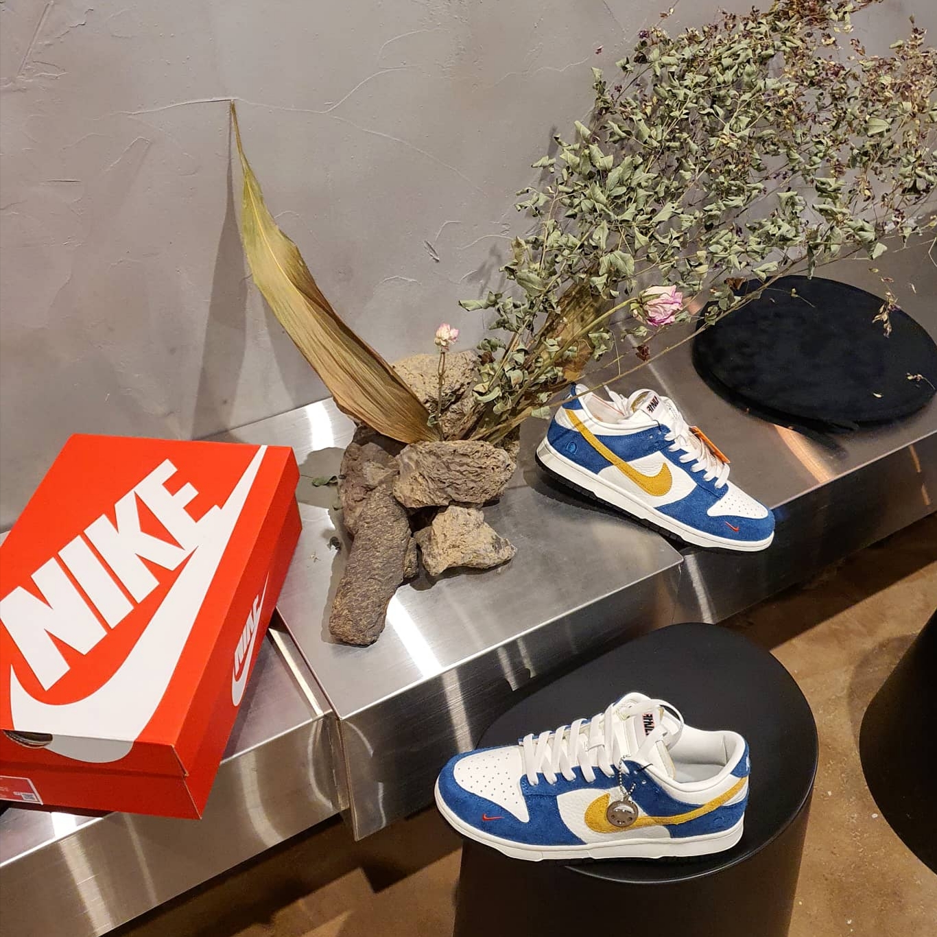 Nike x Kasina Dunk Low 80's Bus 착용 스타일