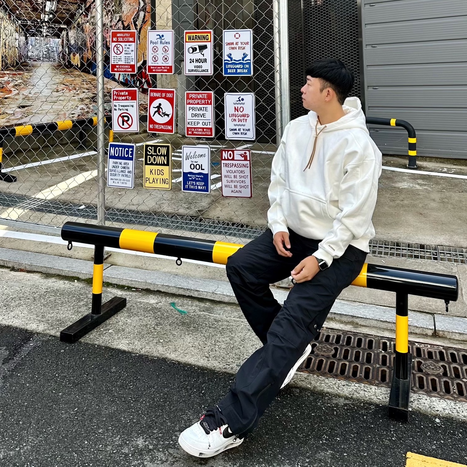 Andersson Bell x Asics Cargo Pants Black, Nike x Peaceminusone Air Force 1 Low Para-Noise 2.0 착용 스타일