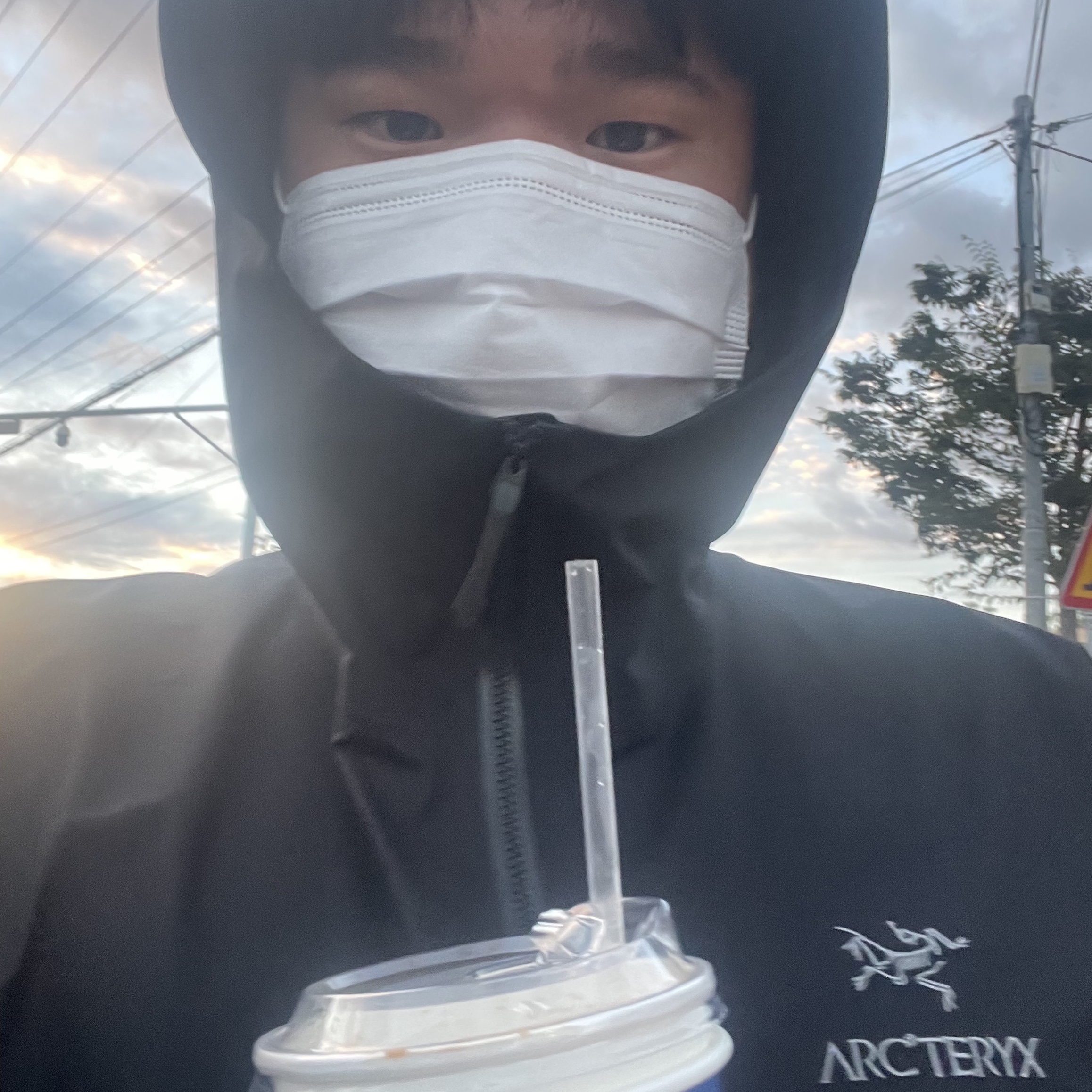 Arc'teryx Beta Jacket Black 착용 스타일