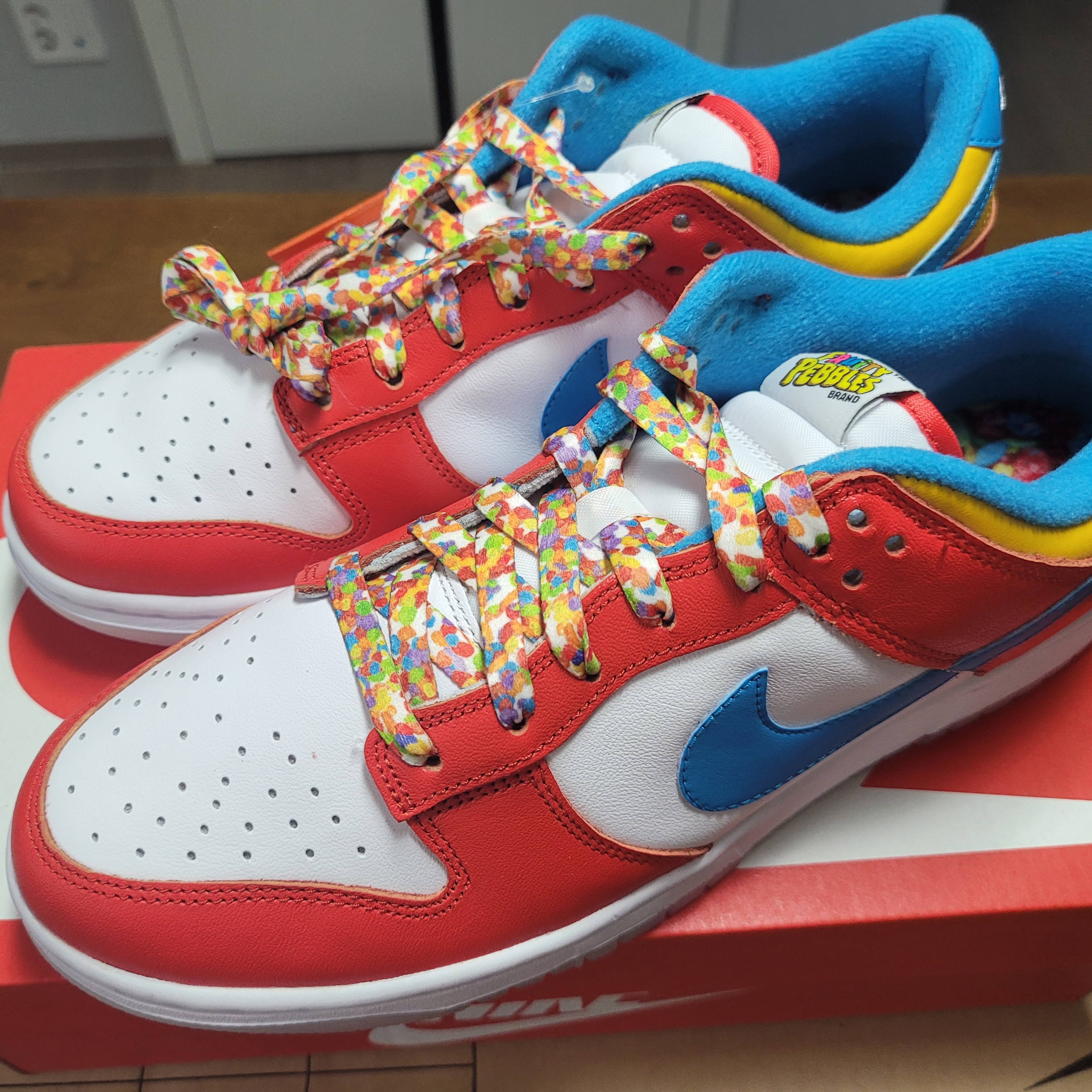 Nike x LeBron James x Fruity Pebbles Dunk Low QS Habanero Red 착용 스타일 - 1