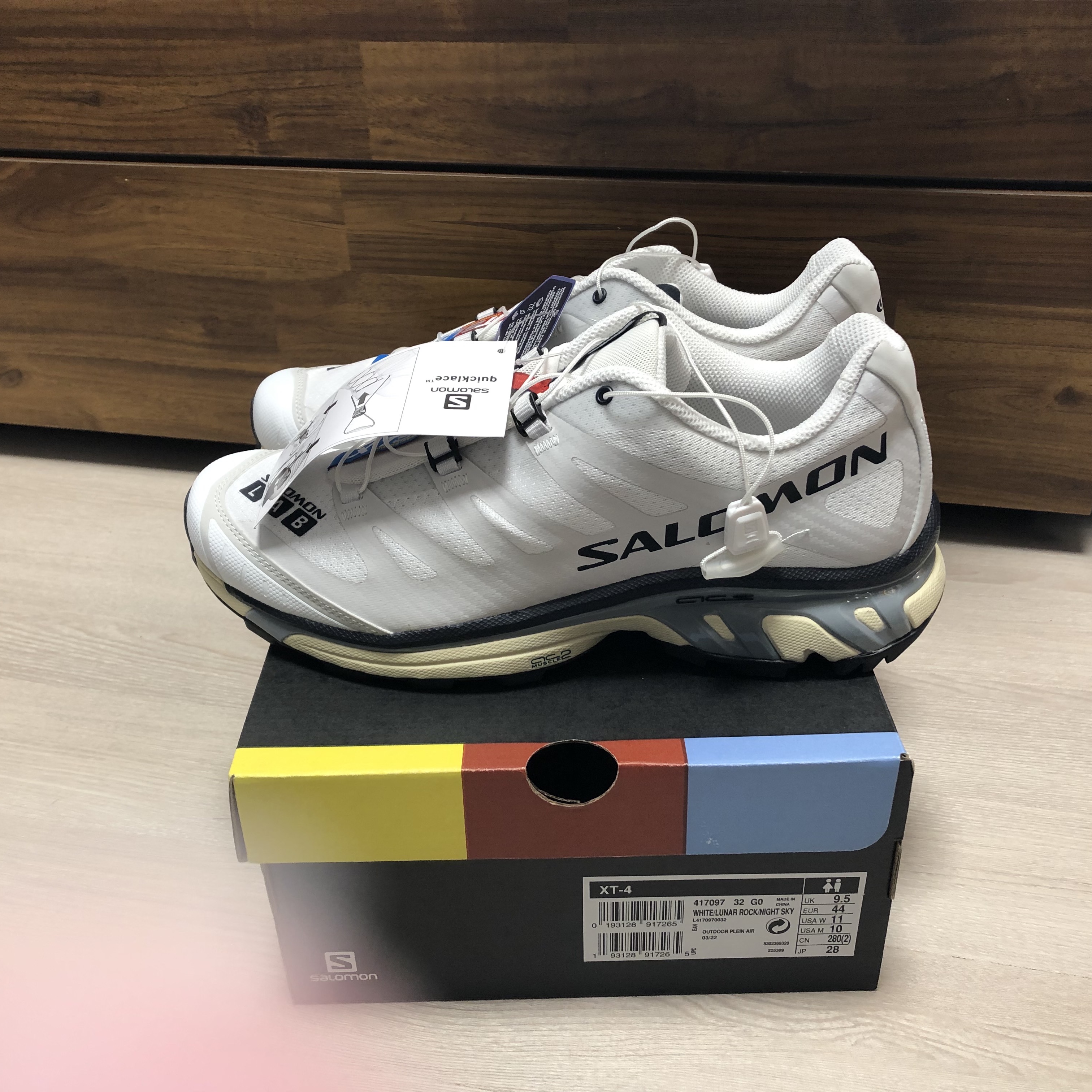 Salomon XT-4 White Lunar Rock 착용 스타일 - 4