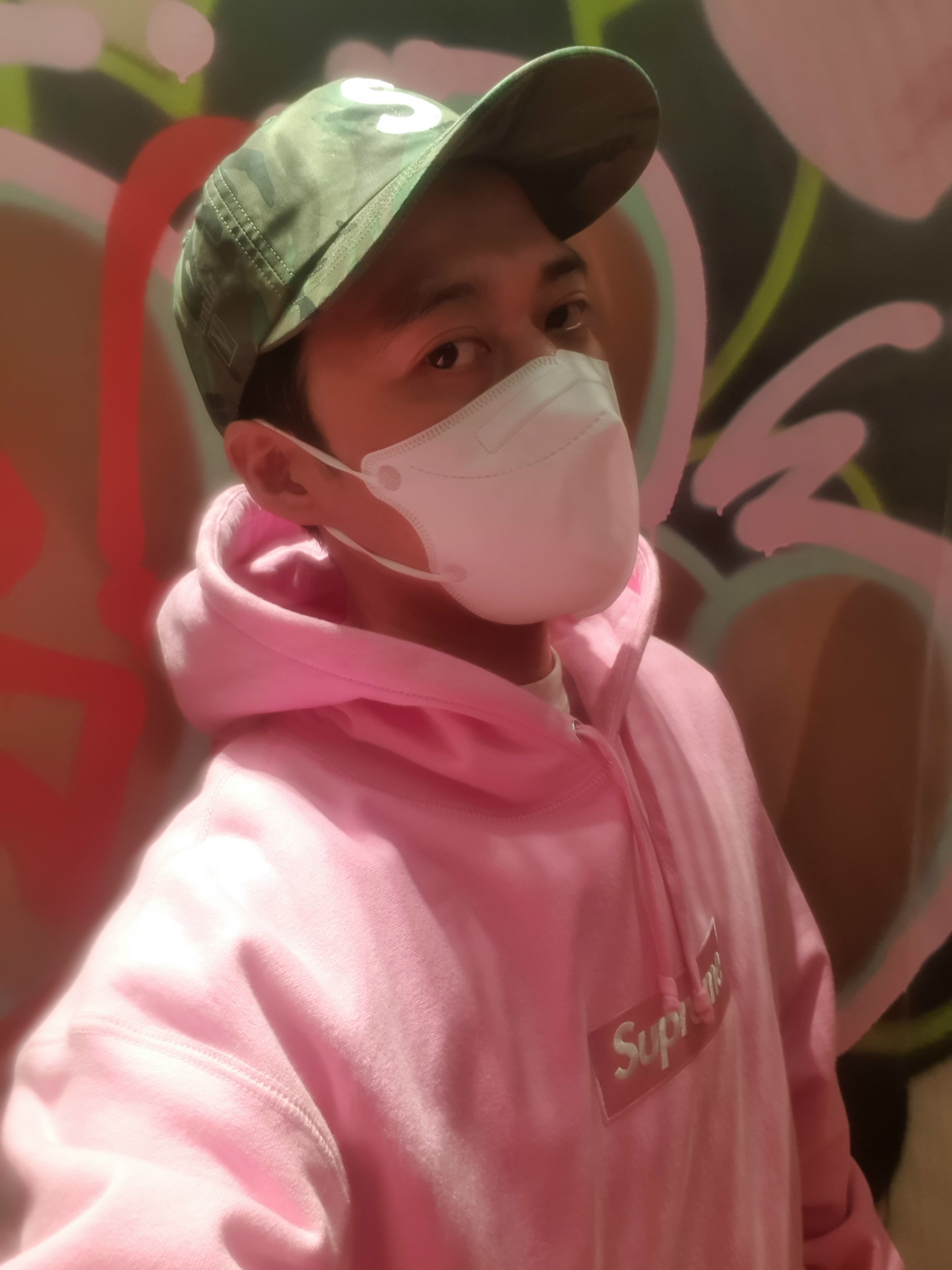 Supreme Box Logo Hooded Sweatshirt Pink - 21FW, Supreme Ventile S Logo 6-Panel Swirl Camo - 21FW 착용 스타일