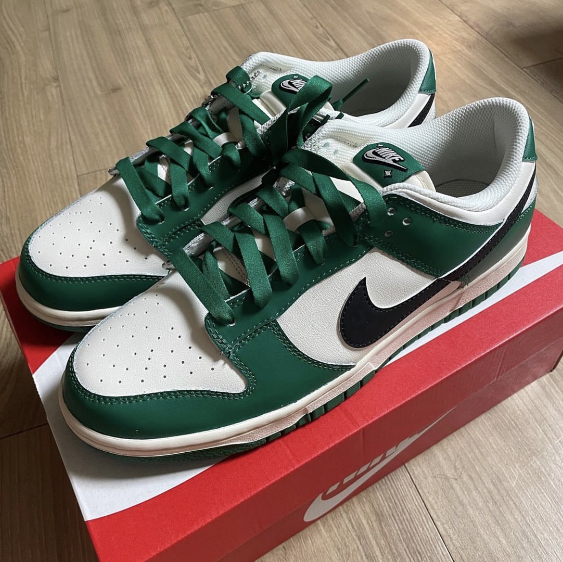 Nike SB Dunk Low Takashi 2018, Nike x LeBron James x Fruity Pebbles Dunk Low QS Habanero Red 착용 스타일 - 4