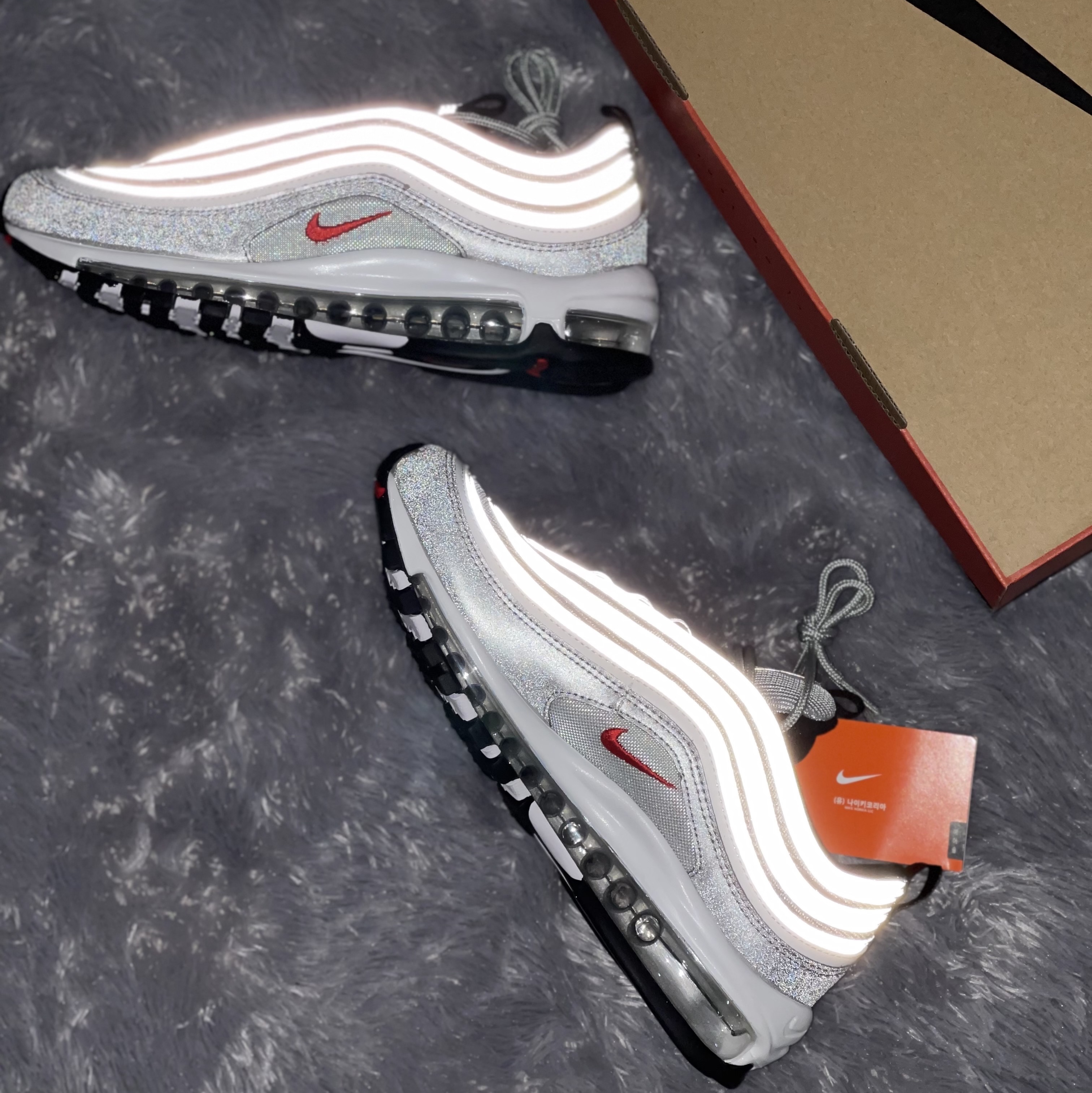 Nike Air Max 97 OG Silver Bullet 2022 착용 스타일 - 1