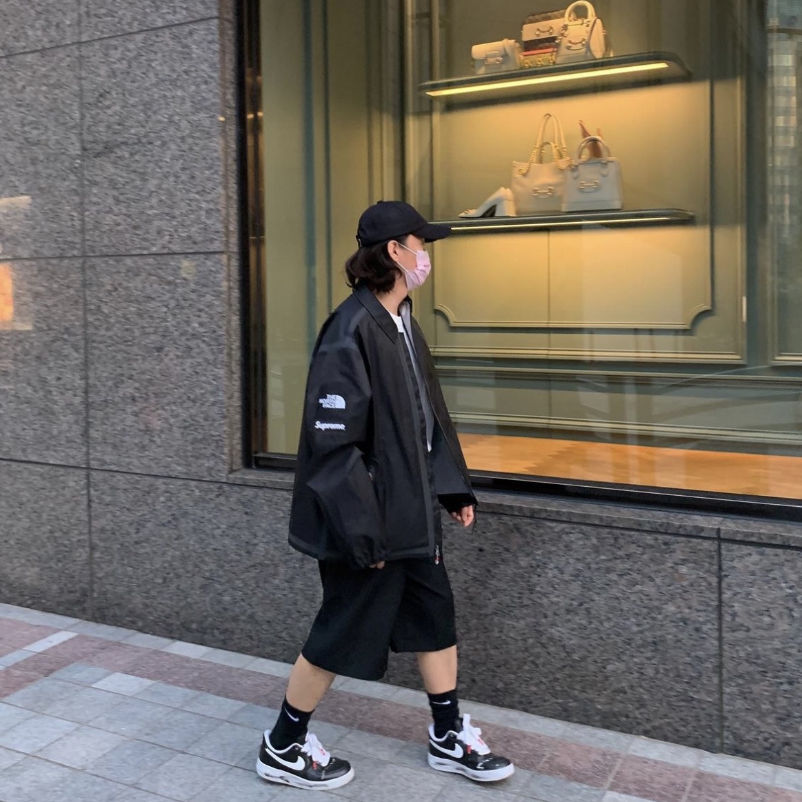 Nike x Peaceminusone Air Force 1 Low Para-Noise, Supreme x The North Face Summit Series Outer Tape Seam Coaches Jacket Black - 21SS 착용 스타일