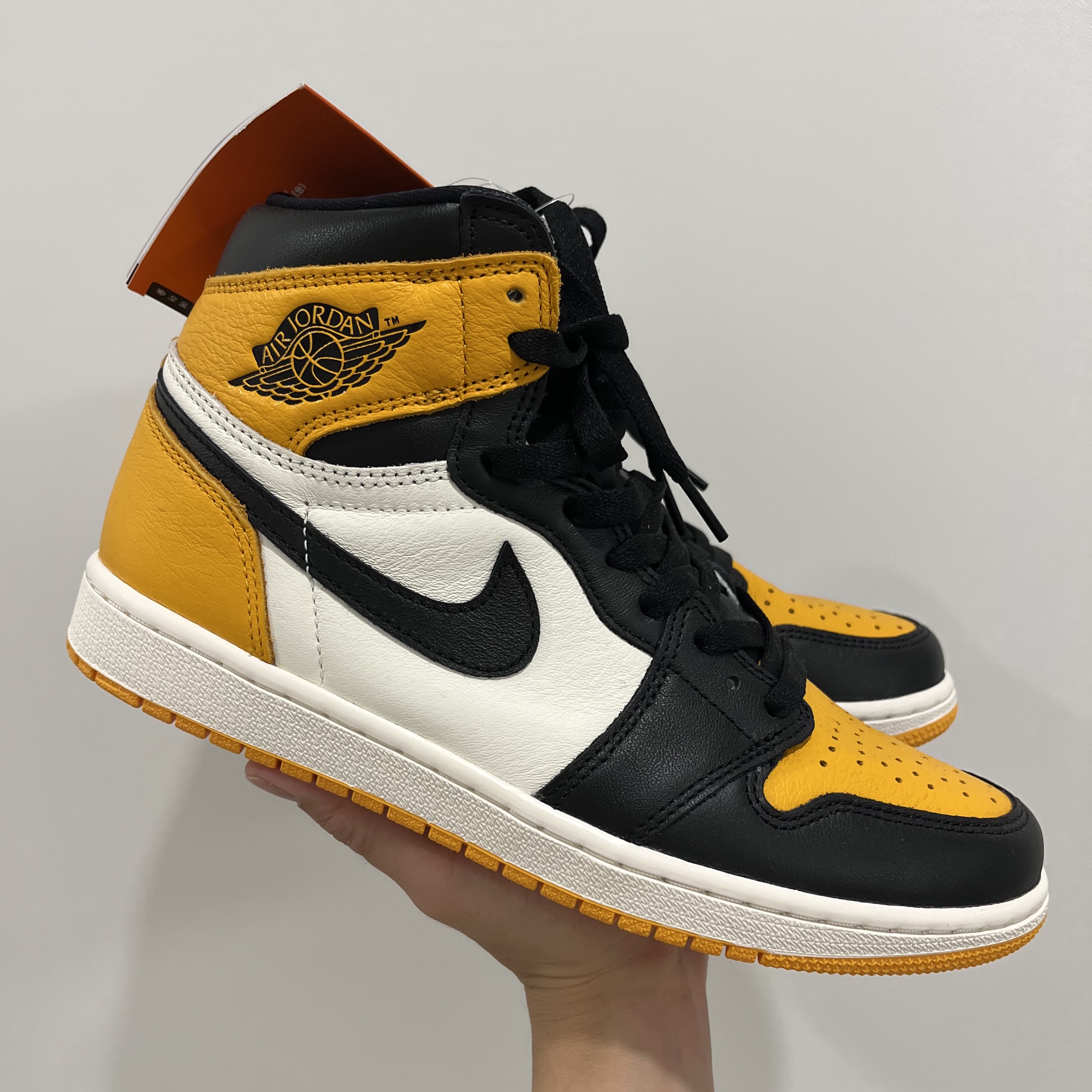 Jordan 1 Retro High OG Bred Toe, Jordan 1 Retro High OG Taxi 착용 스타일 - 4