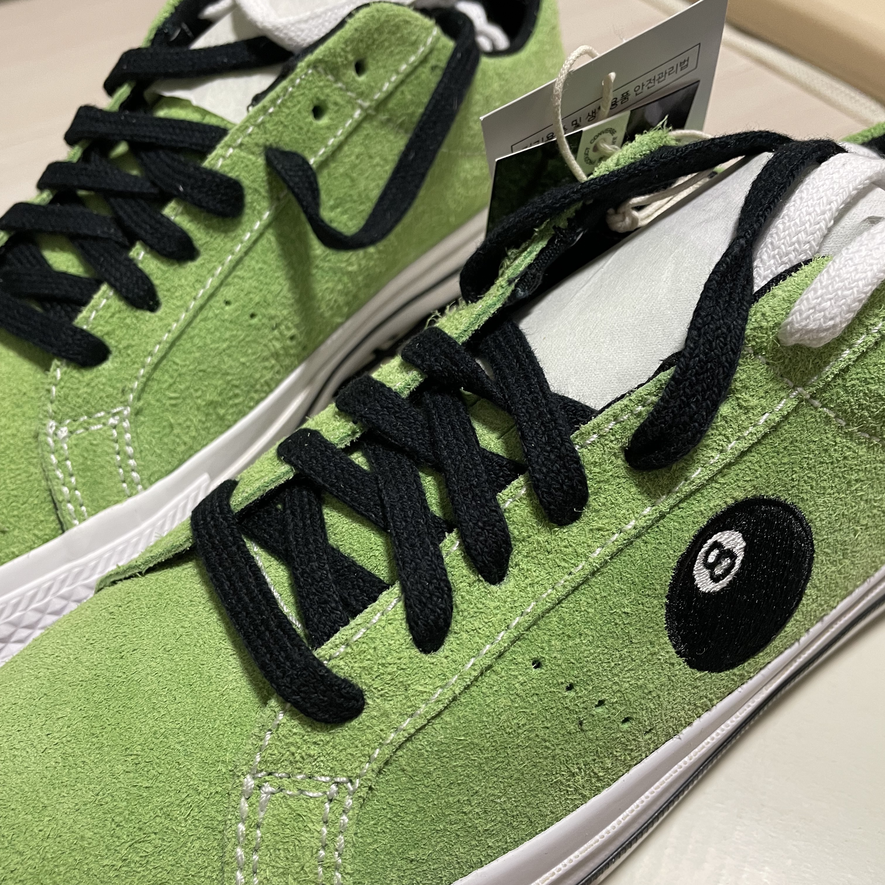 Converse x Stussy One Star Pro Ox 8 Ball Green 착용 스타일 - 1
