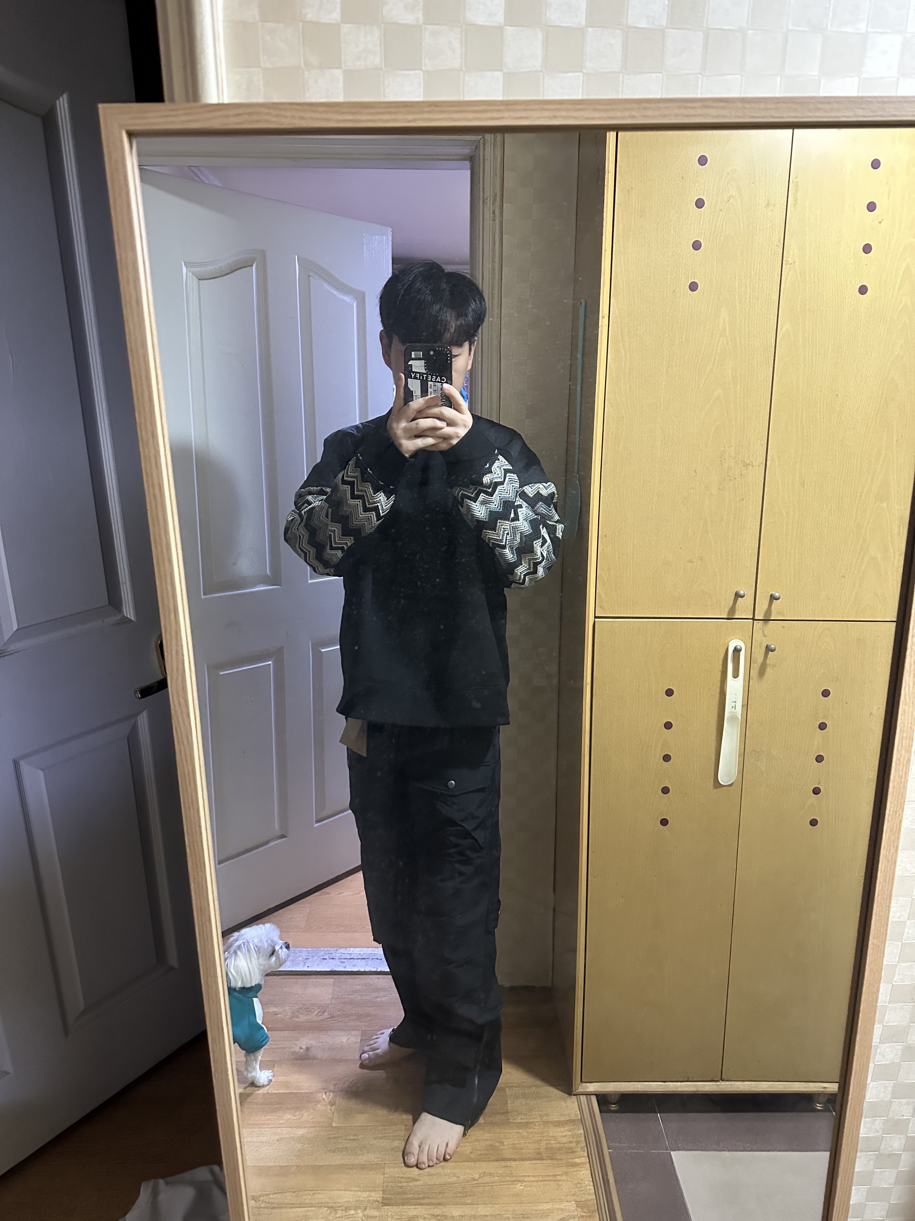 Andersson Bell x Asics Cargo Pants Black, Andersson Bell x Asics Contrast Sweatshirt Black 착용 스타일