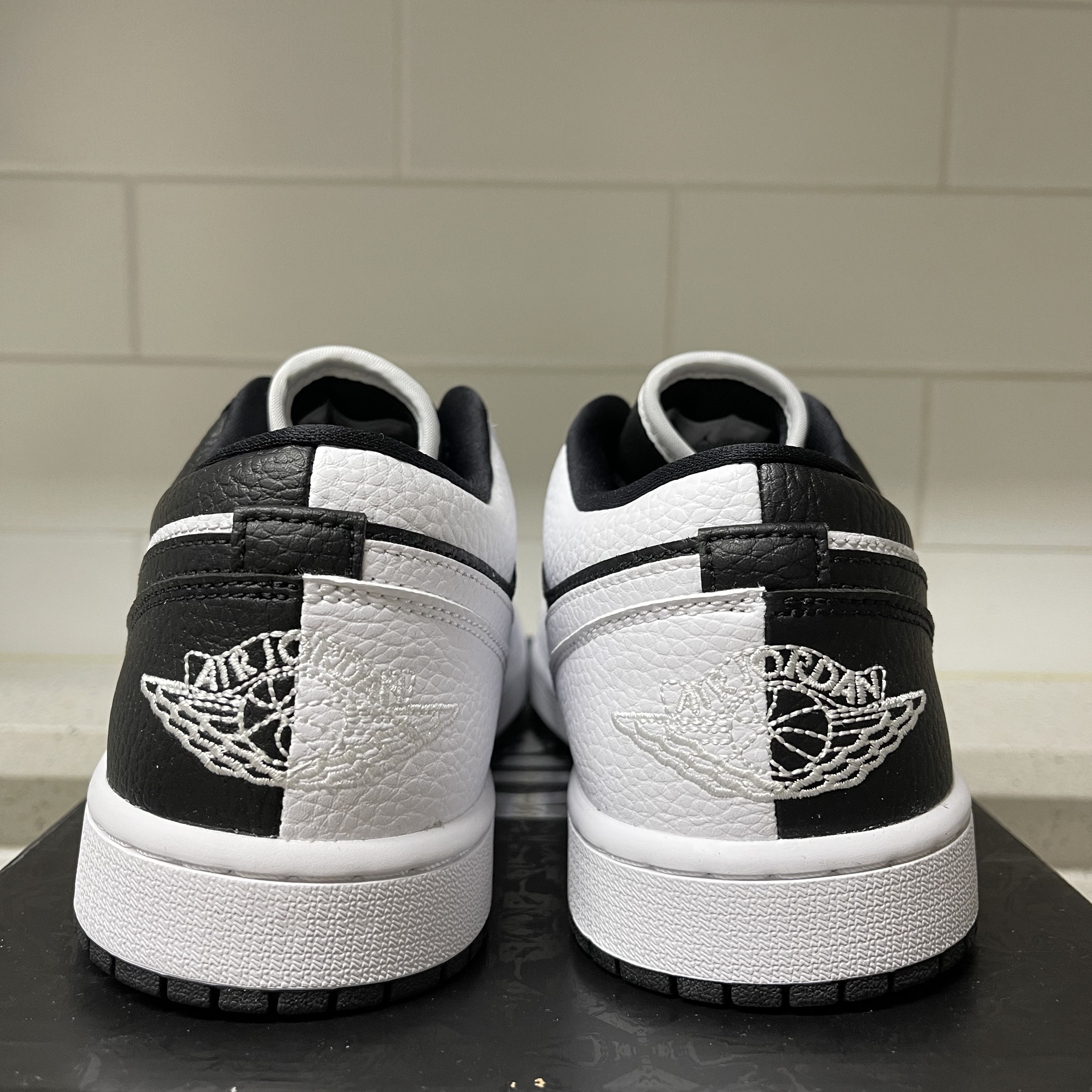 (W) Jordan 1 Low SE Black White 착용 스타일 - 2