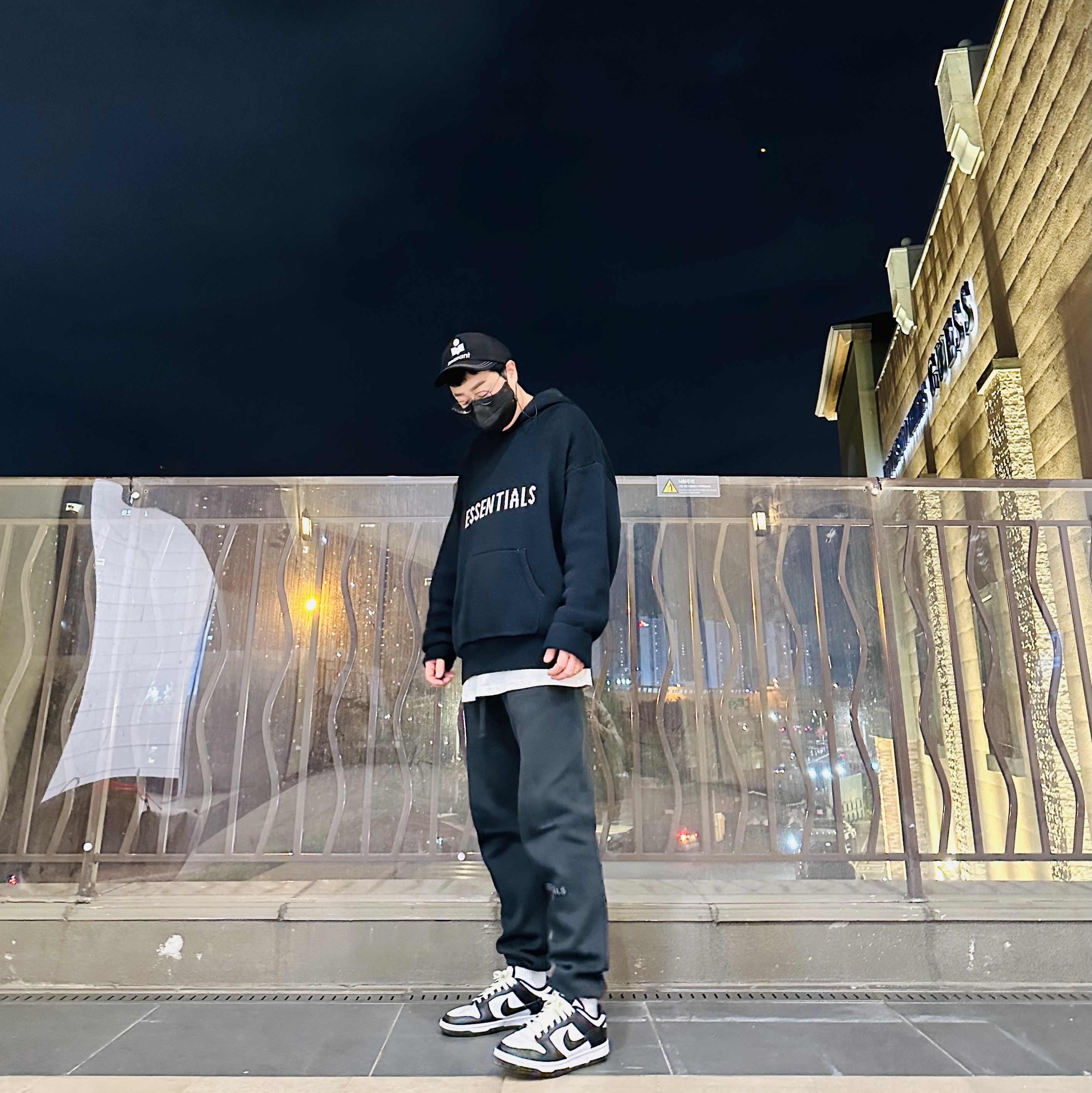 Isabel Marant Tyronh Cap Black - 21FW, Essentials Knit Hoodie Black - 20FW 착용 스타일 - 2