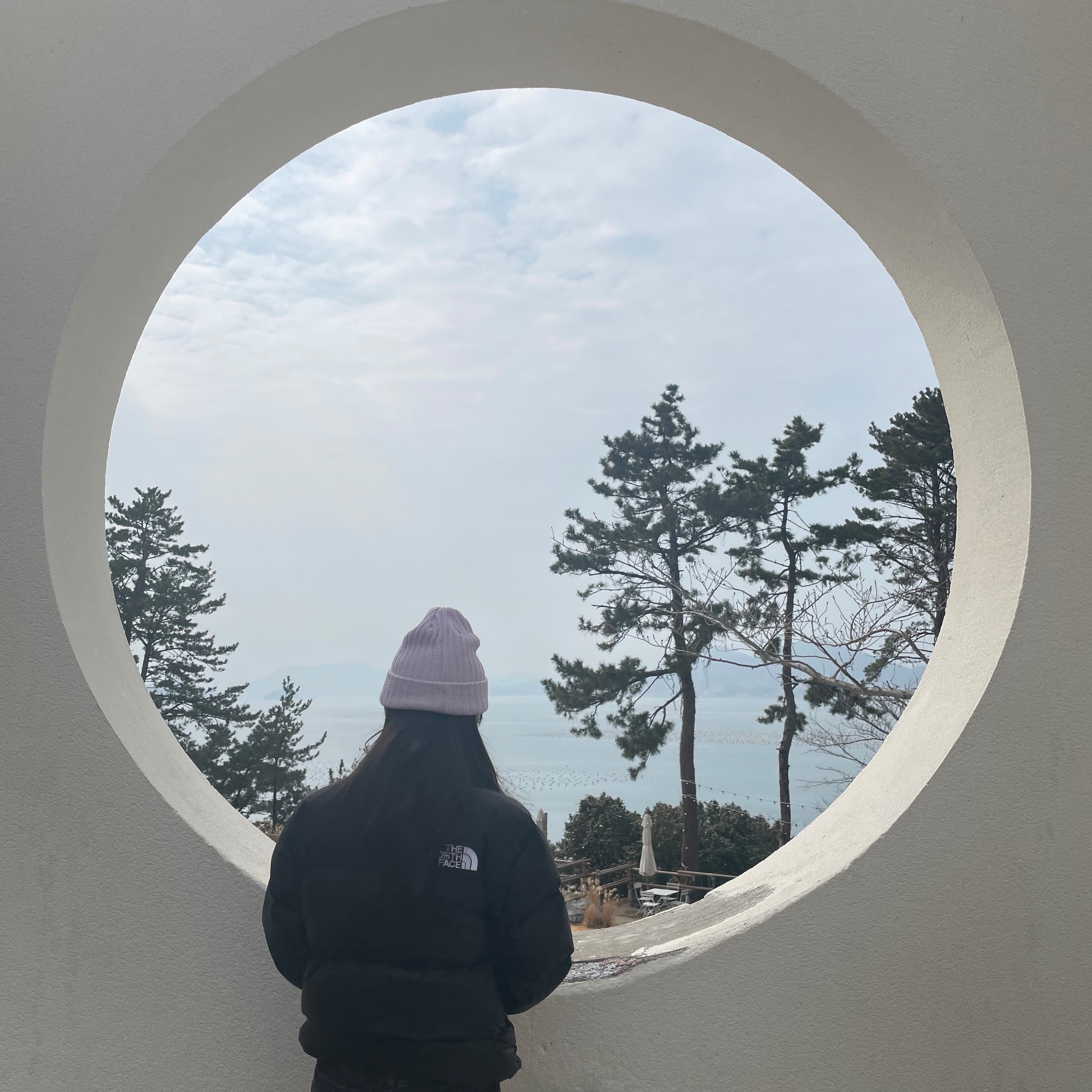 The North Face 1996 Eco Nuptse Jacket Black 착용 스타일 - 2