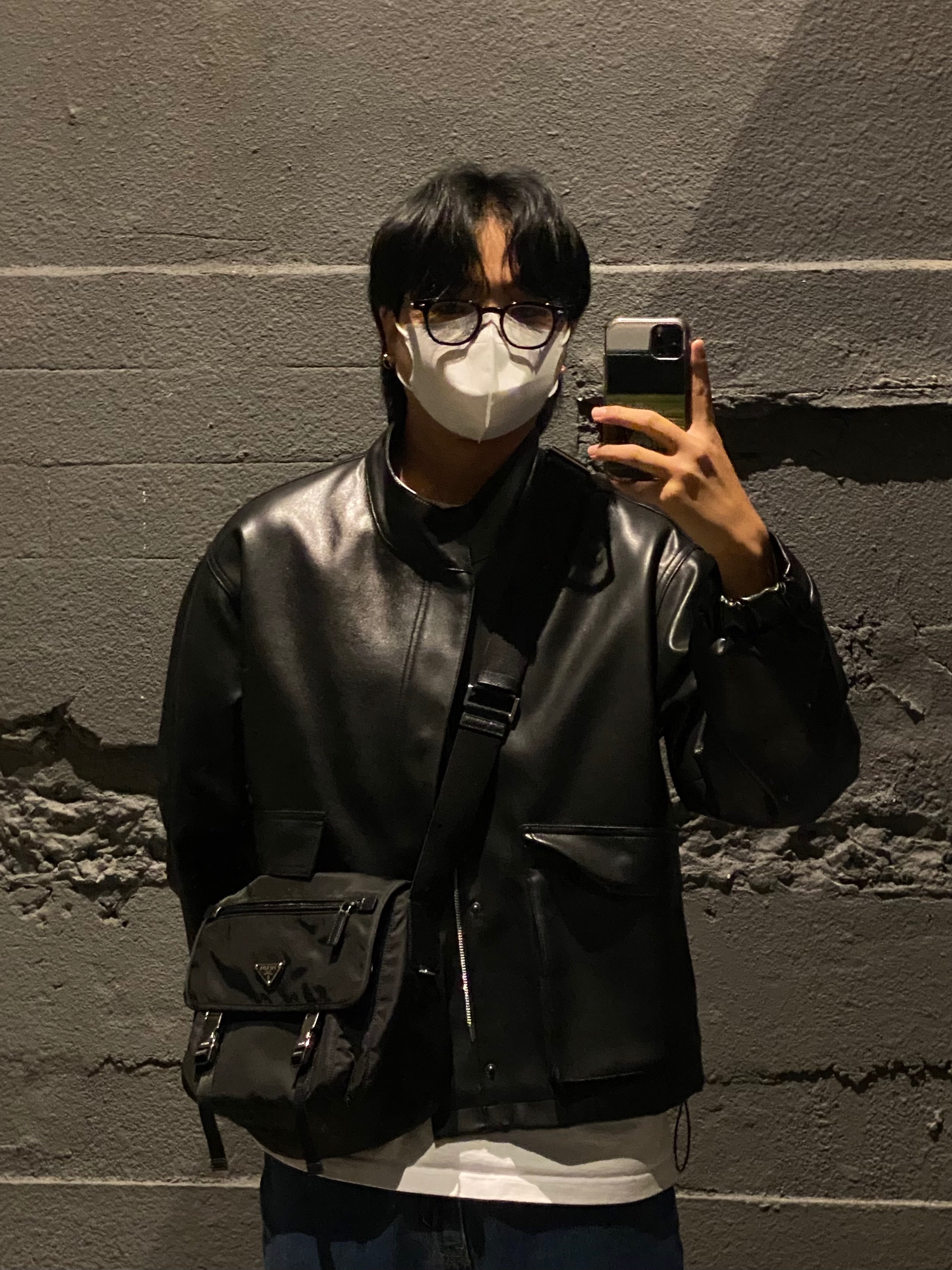 Prada Medium Nylon Shoulder Bag Black 착용 스타일