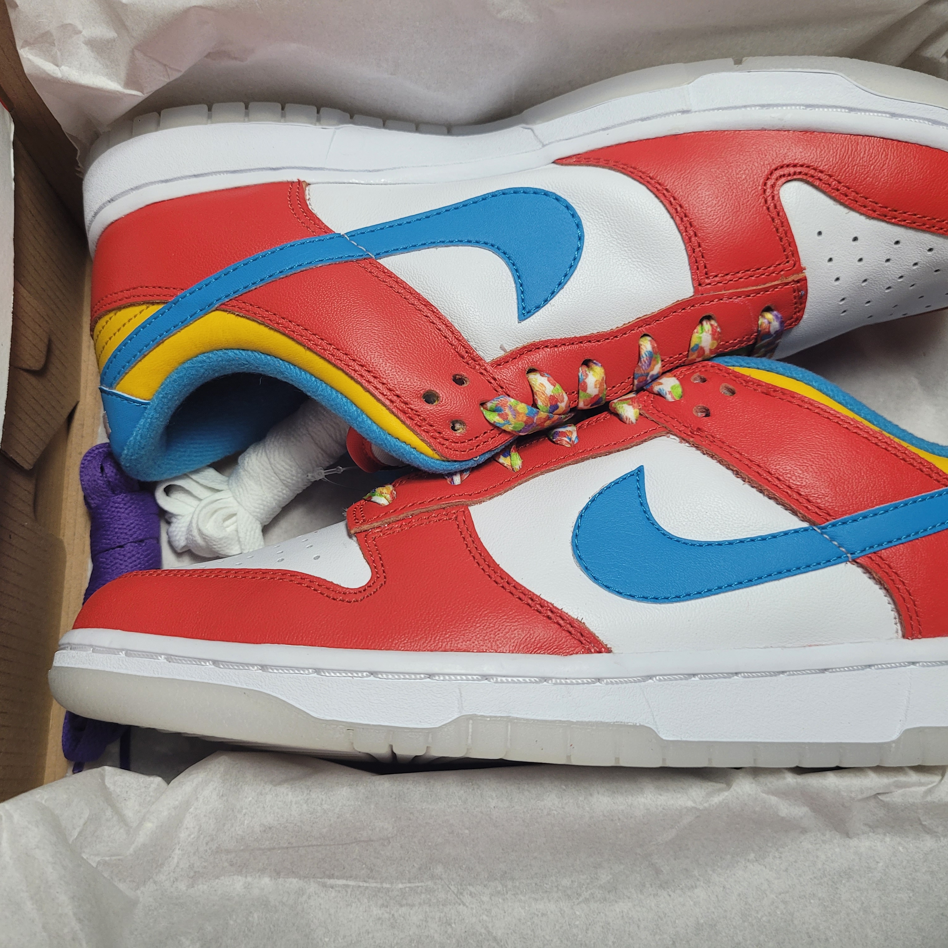 Nike x LeBron James x Fruity Pebbles Dunk Low QS Habanero Red 착용 스타일 - 2