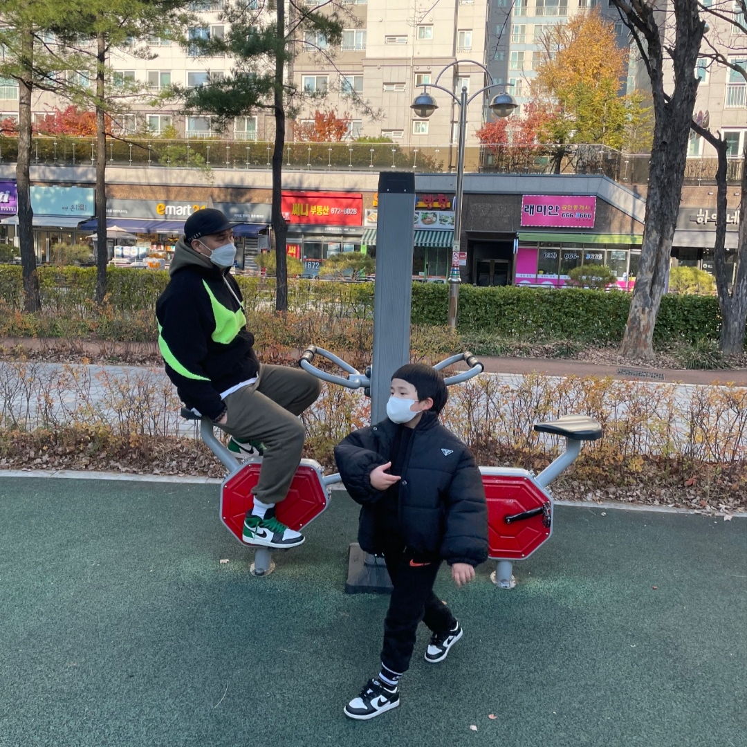 Nike Big Swoosh Full Zip Jacket Black Volt, Jordan 1 DMP One 60 Pts 착용 스타일