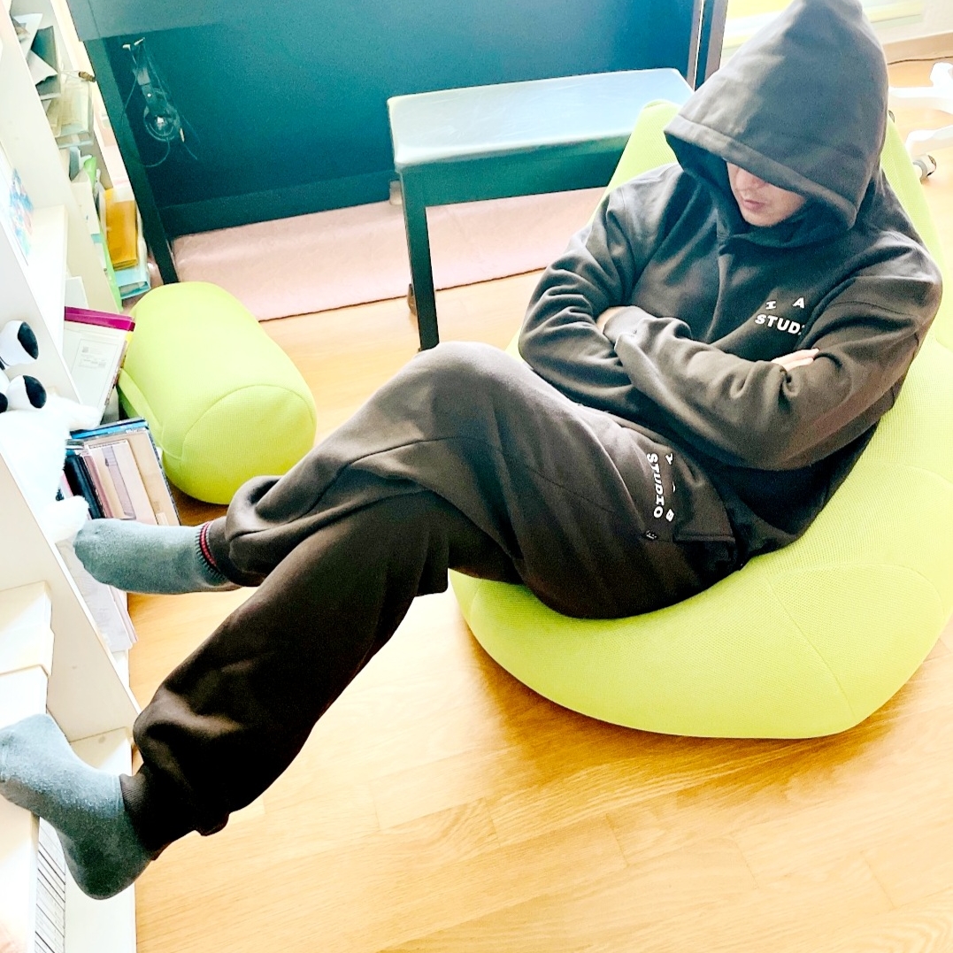 IAB Studio Hoodie Brown, IAB Studio Sweatpants Brown 착용 스타일 - 1