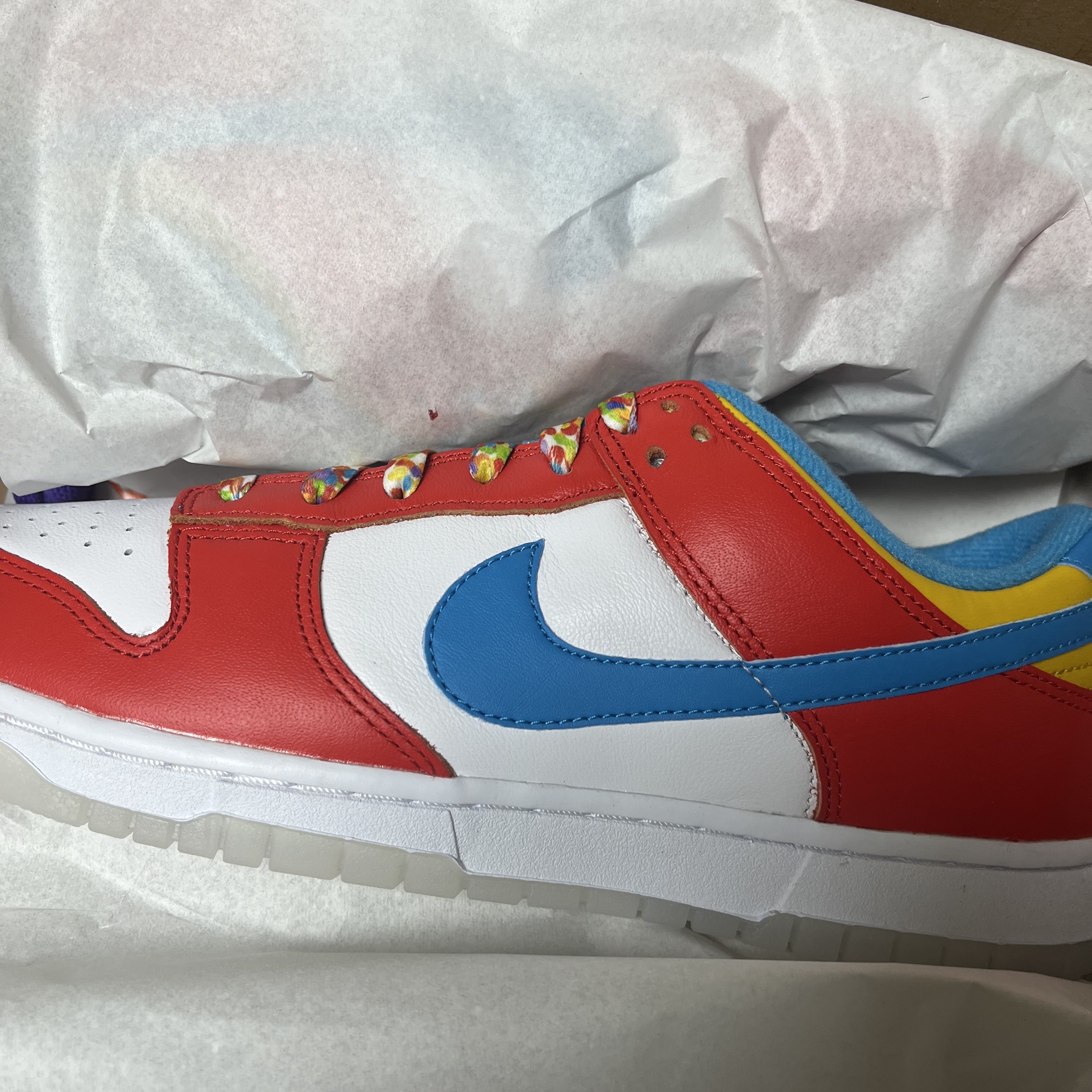 Nike x LeBron James x Fruity Pebbles Dunk Low QS Habanero Red 착용 스타일