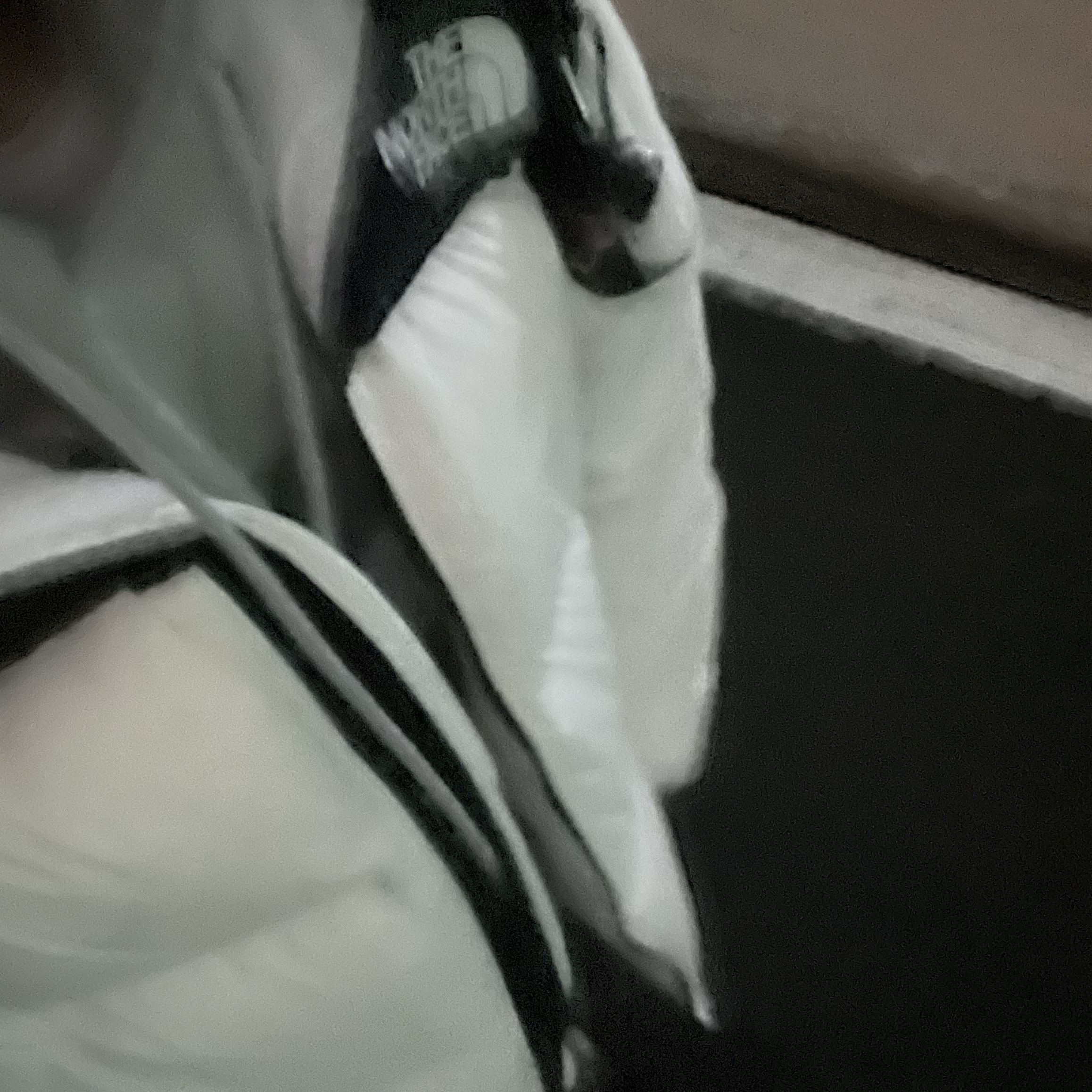 The North Face 1996 Eco Nuptse Jacket White 착용 스타일 - 2