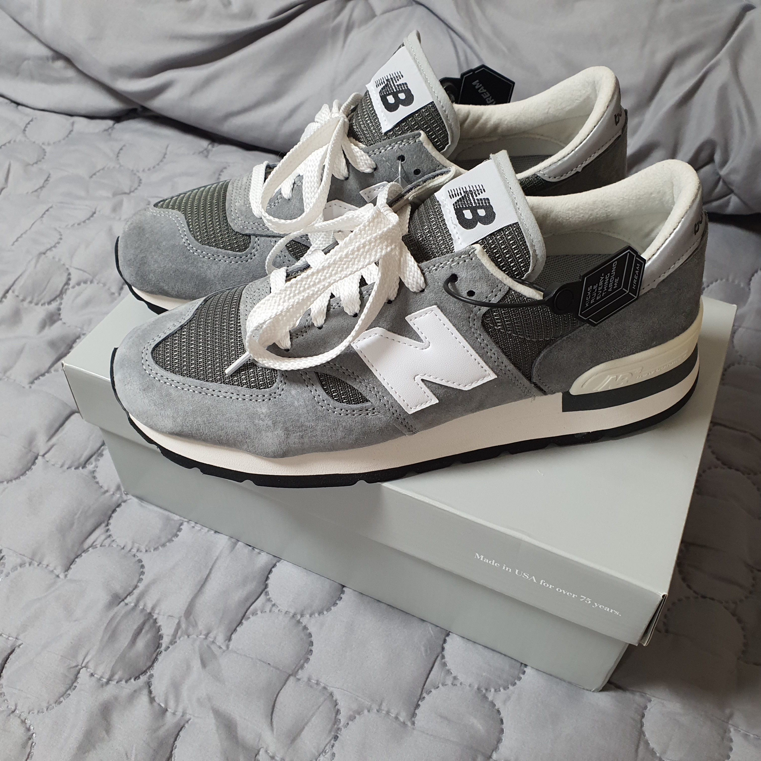 New Balance 990v1 Made in USA Grey White 착용 스타일